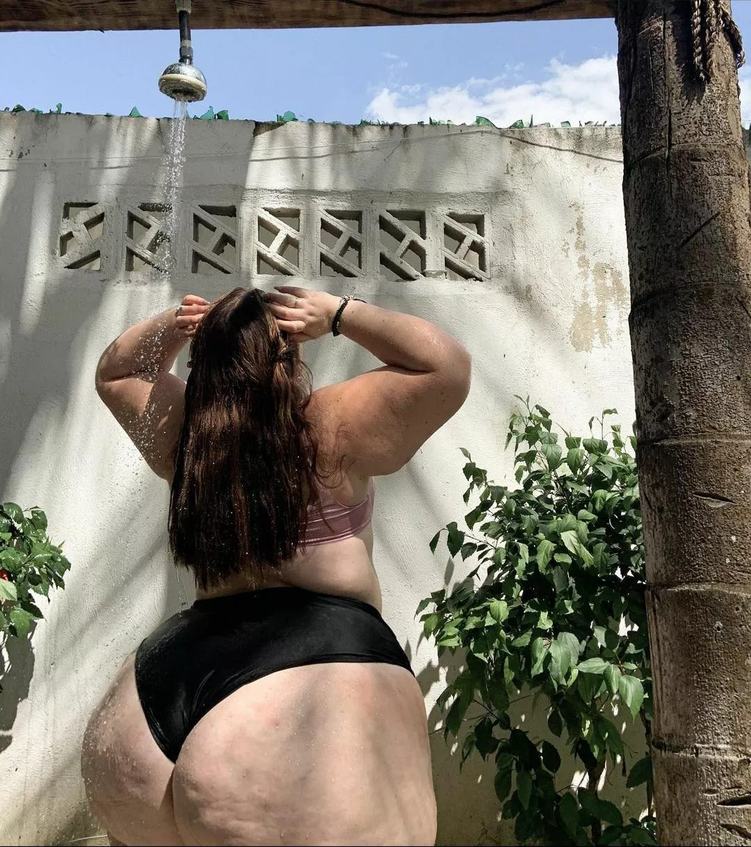 From the Dominican posted by fatchickthriller