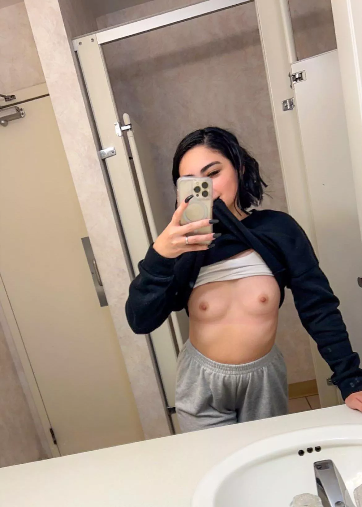 Fuck me on campus? 🥰 posted by jaileen1993