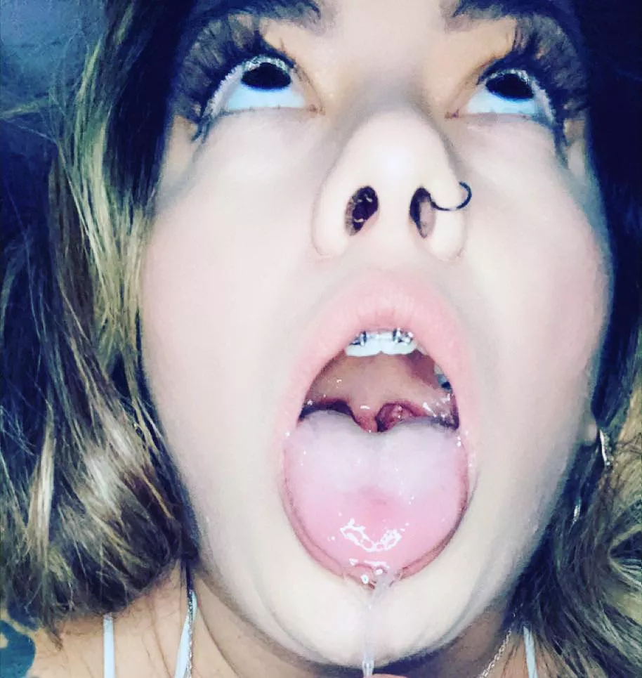 Fuck my throat???? posted by Cccuuunnntttsuela