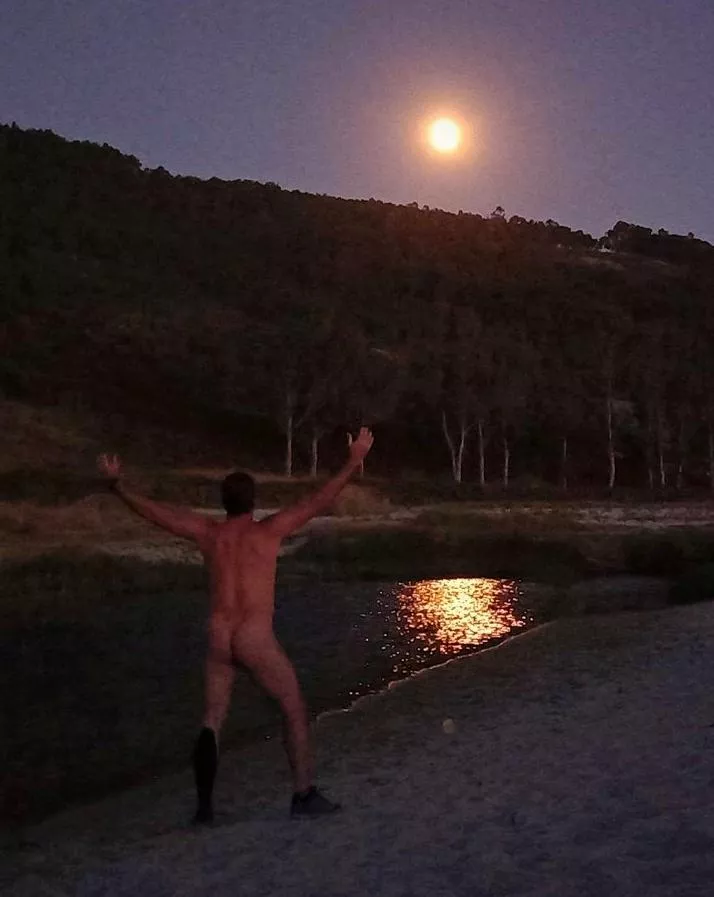 Full Moon for my nude body posted by nakedbodyworld