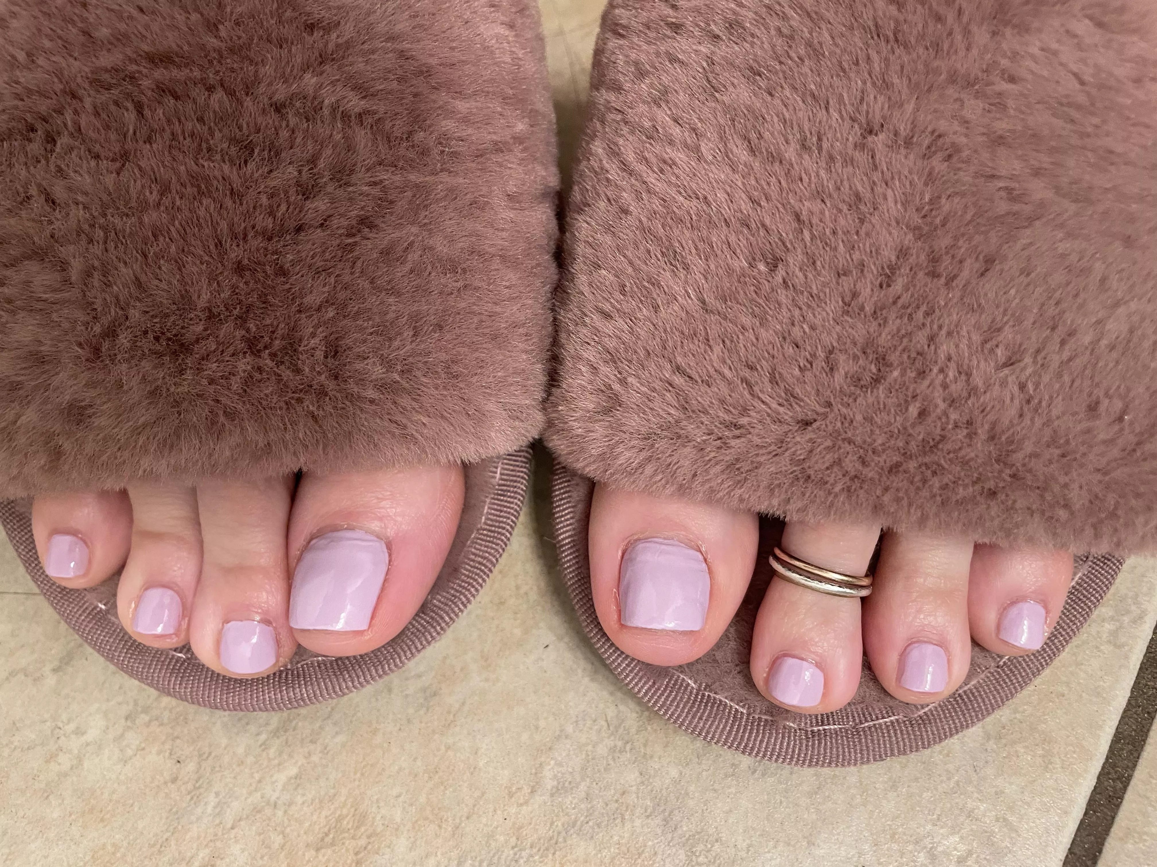 Fuzzy feet posted by scarlettkitten5