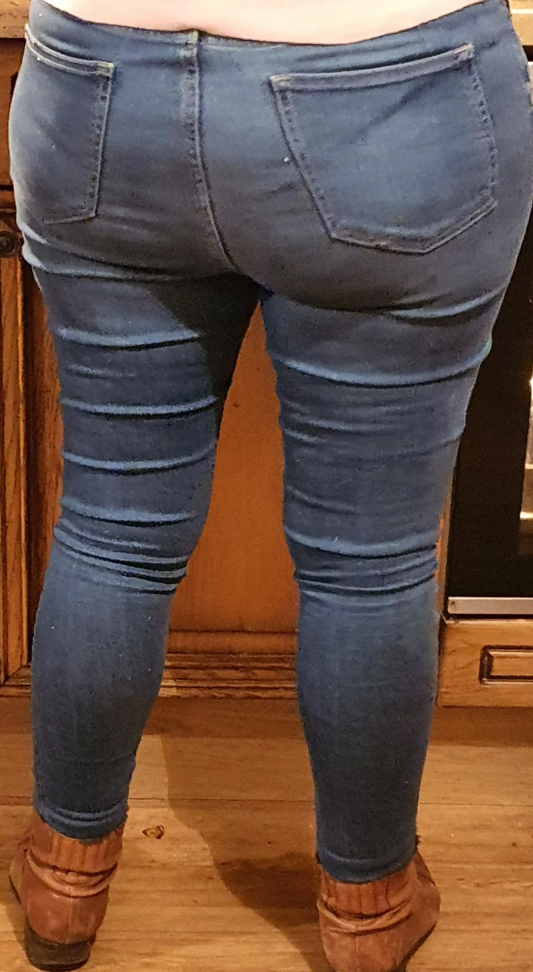 (F)Who would rail this big ass🍑 posted by Negative-Cold-4436