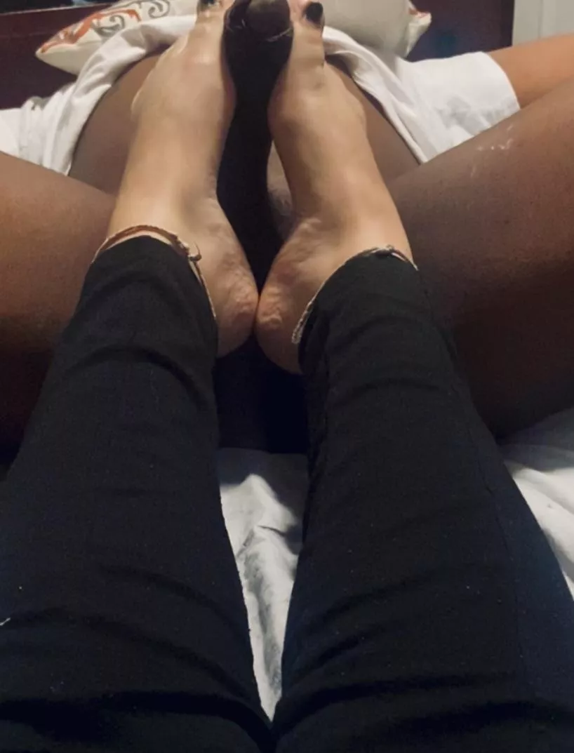 Gave my first footjob yesterday and remembered to record it😆👏🏽 posted by Sourthensweet___