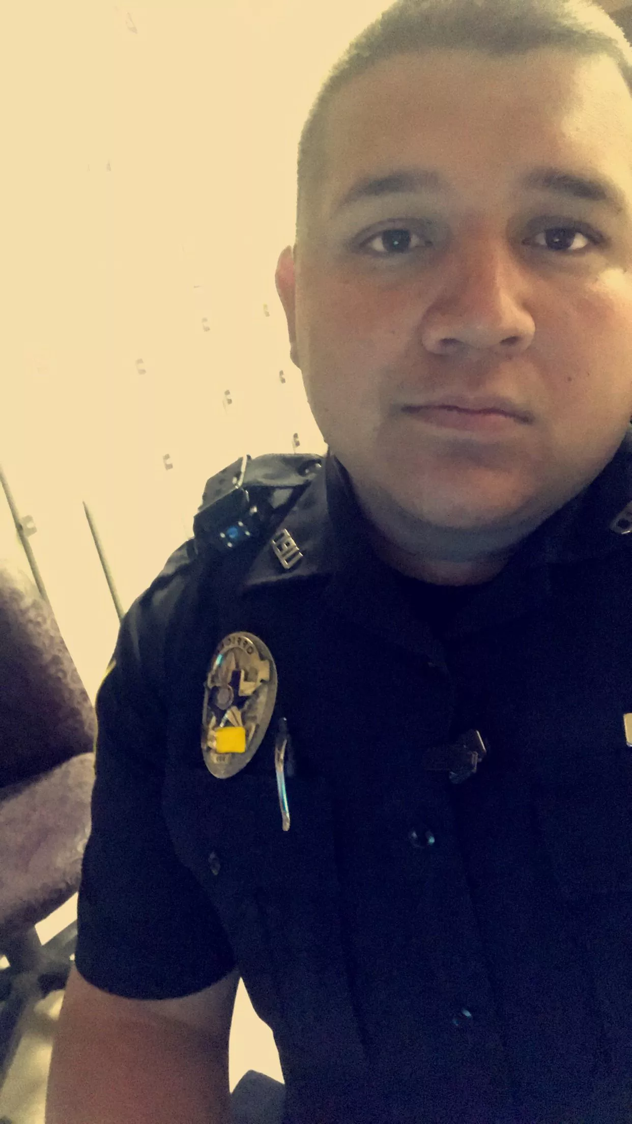 gay officer looking for guys to chat with. hmu on snap 😋 dubbindave95 posted by SATX25