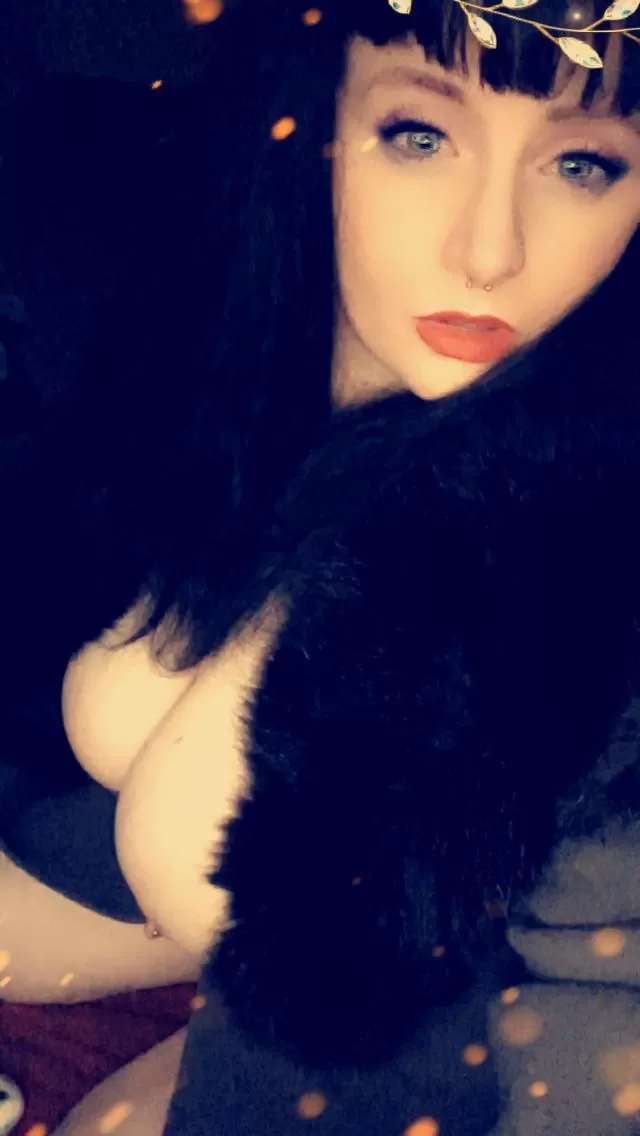 Gems in my tits and a fur coat posted by kida27