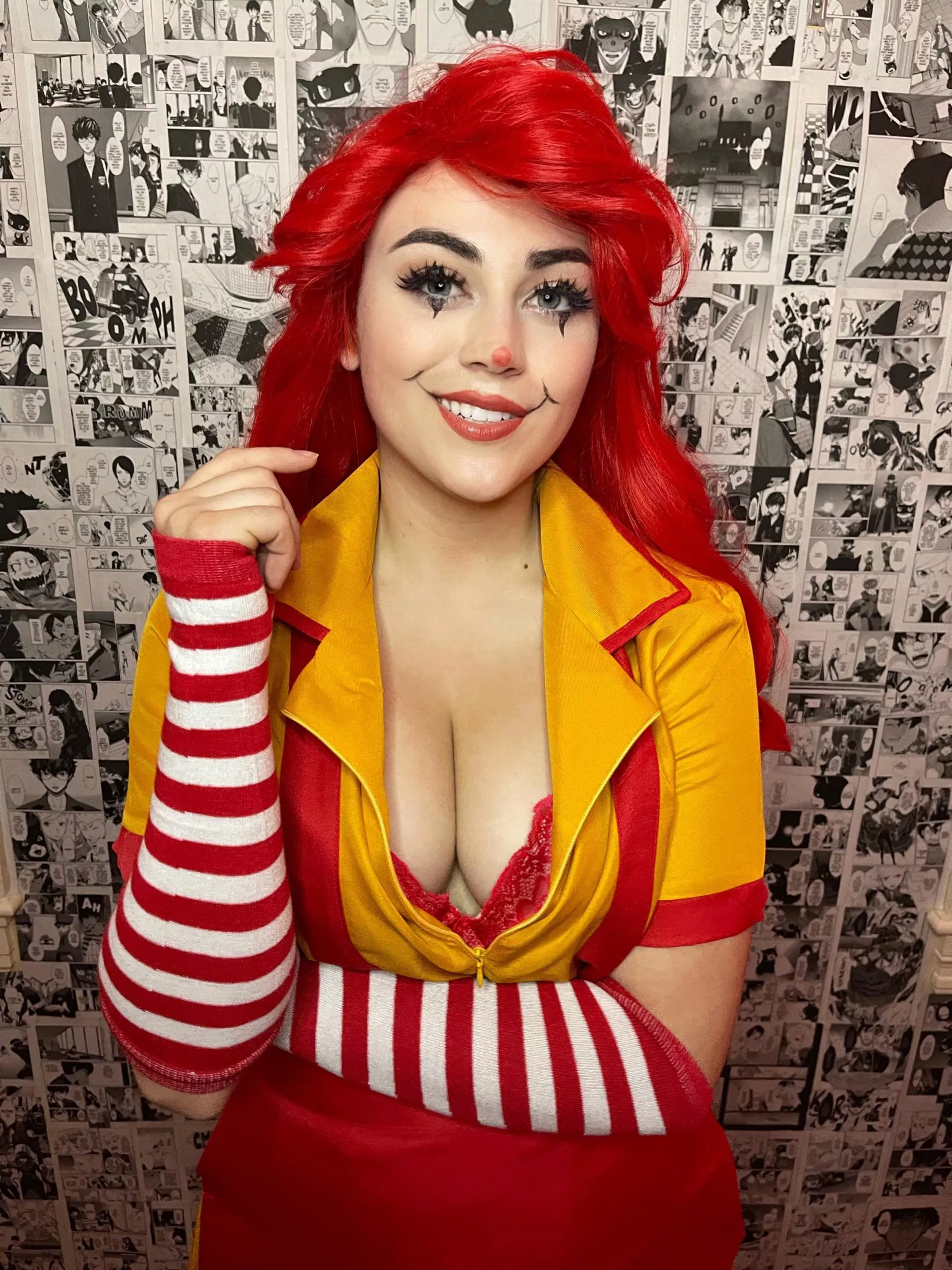 Gender swap Ronald McDonald by Buttercupcosplays posted by Buttercupcosplays