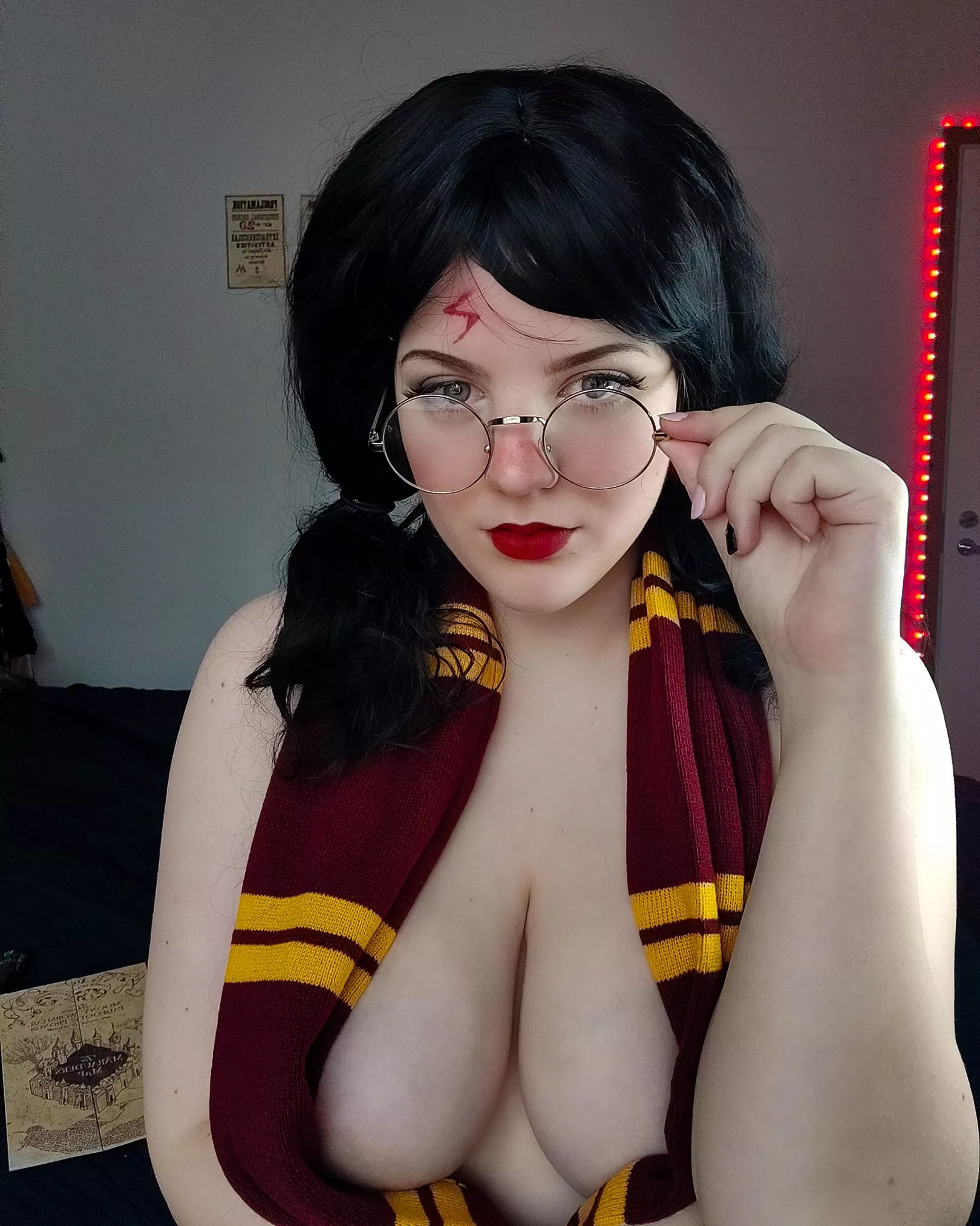 Genderswap Harry Potter by Camilisious posted by camilisious