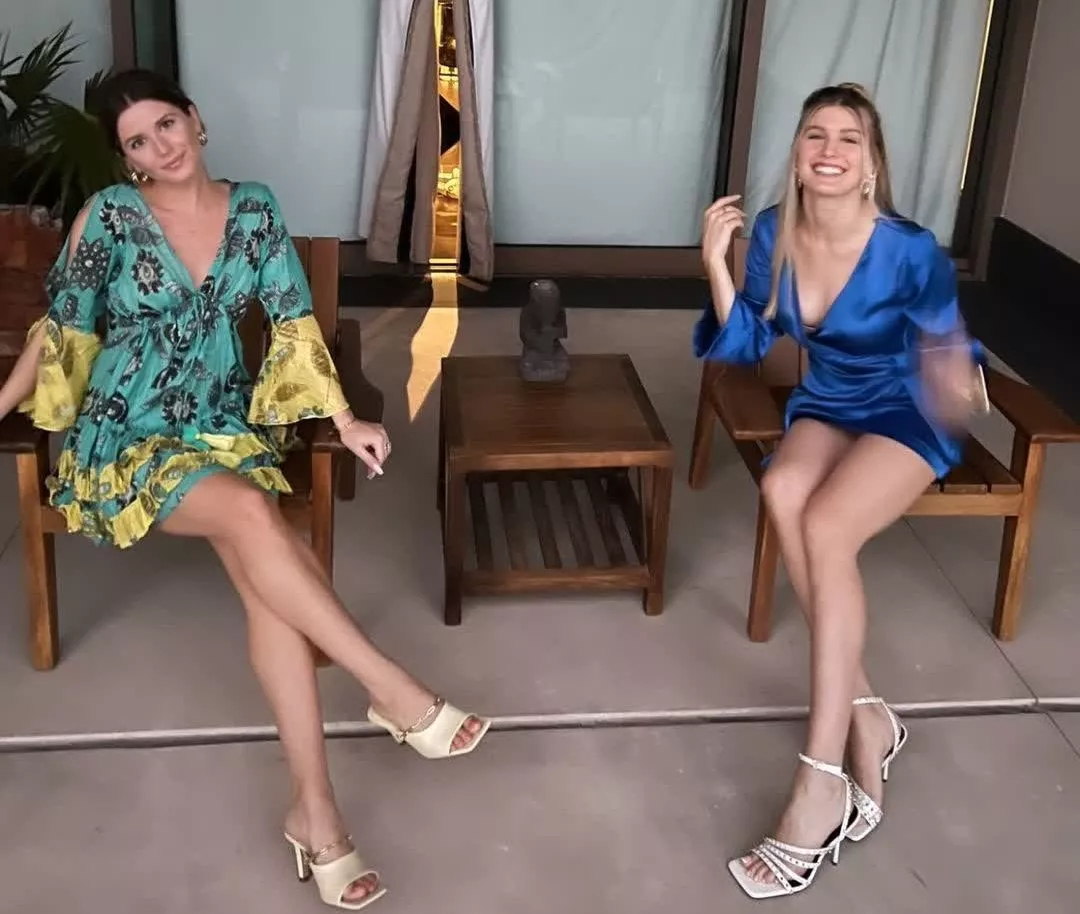 Genie Bouchard (right) and her sister posted by invisibale