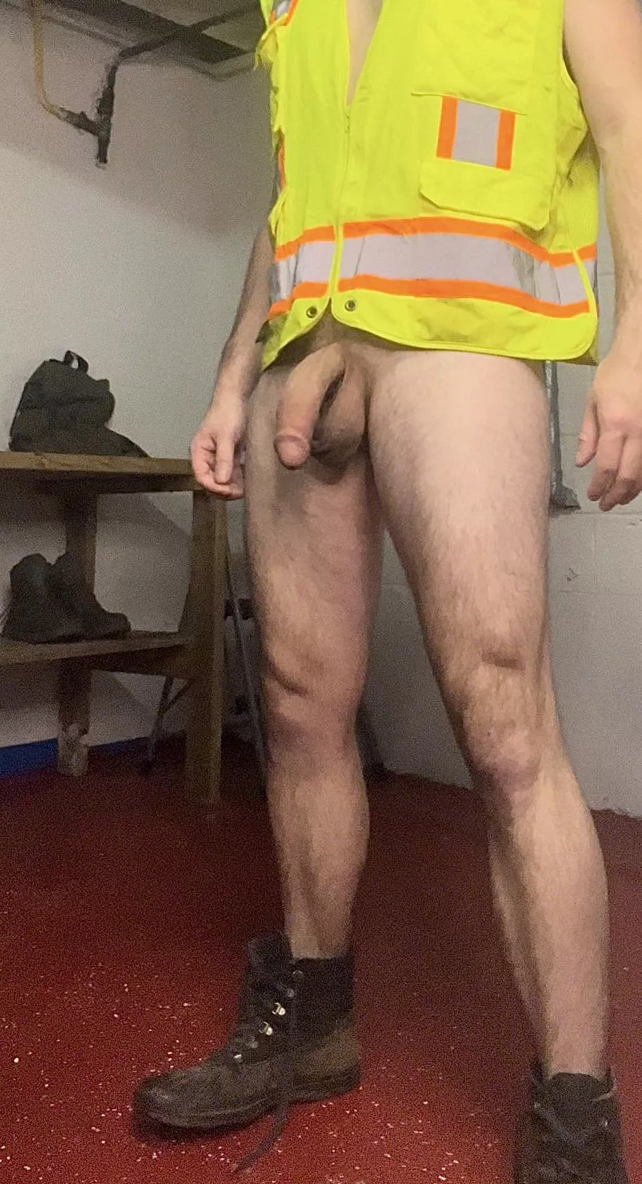 Get on your knees for this sweaty tool posted by Hungmilitarycock