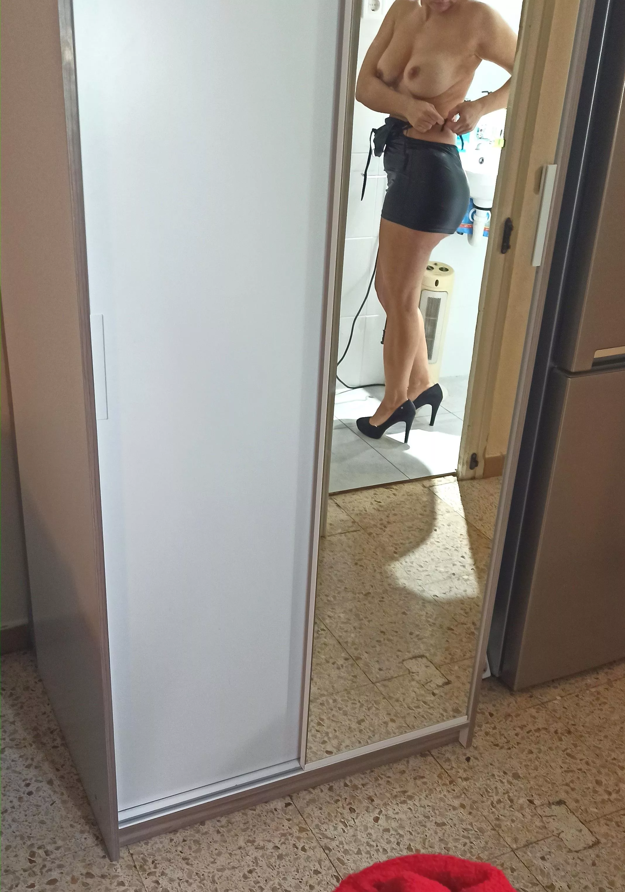 getting ready for my dinner appointment.. posted by JennyDpLoverMilf