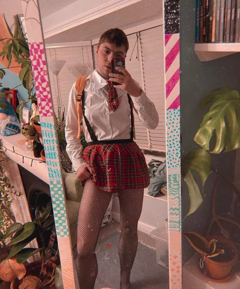 Getting ready for my first day of queer gamer school 🥺 what do we all think of my uniform? 📚🏳️‍🌈 posted by TomGreenTransforming