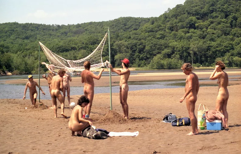 Getting the beach's favorite sport ready posted by bobettebobqc