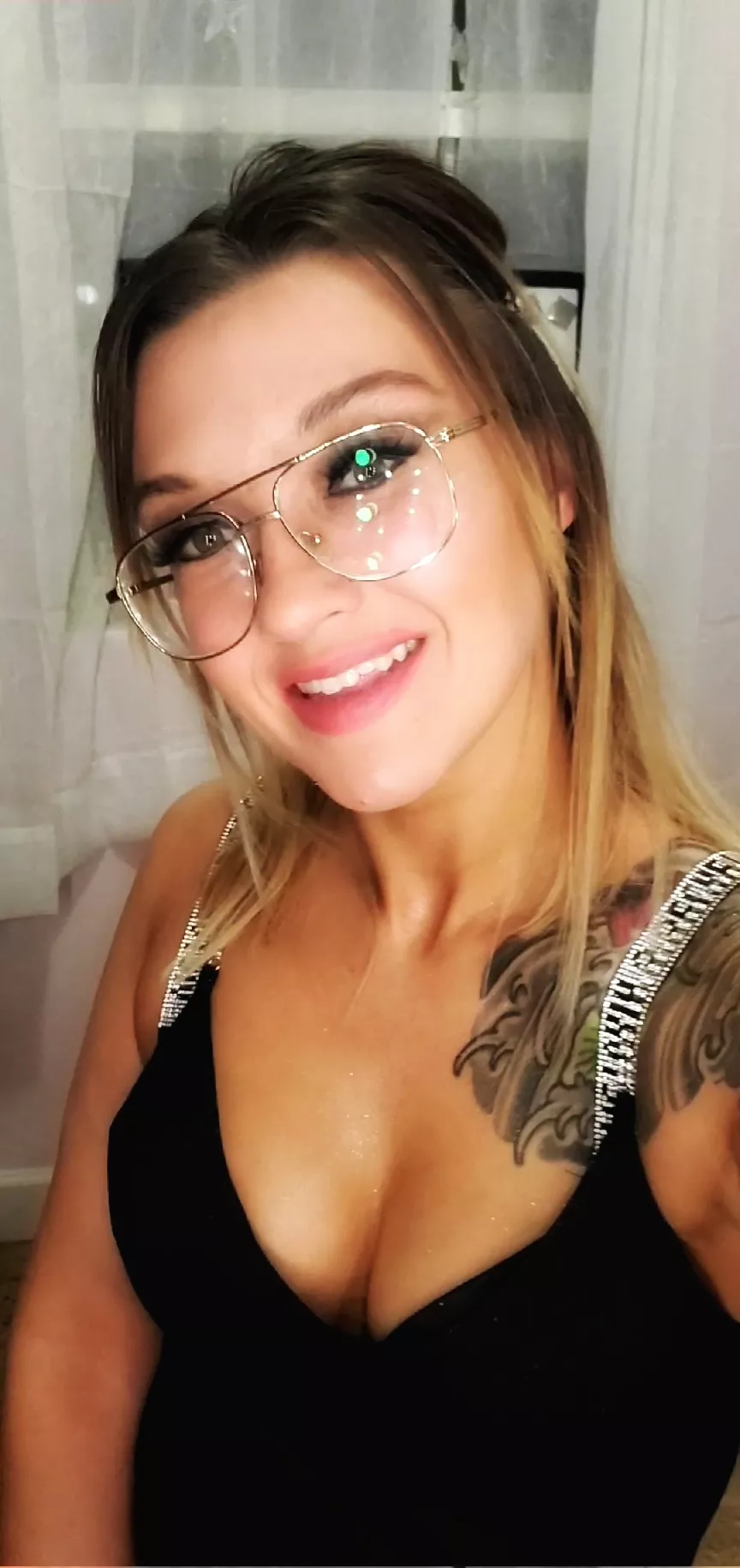 Girls in glasses? 34F posted by NicolePearl