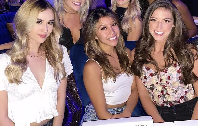 Girls Night Out posted by yunaX2