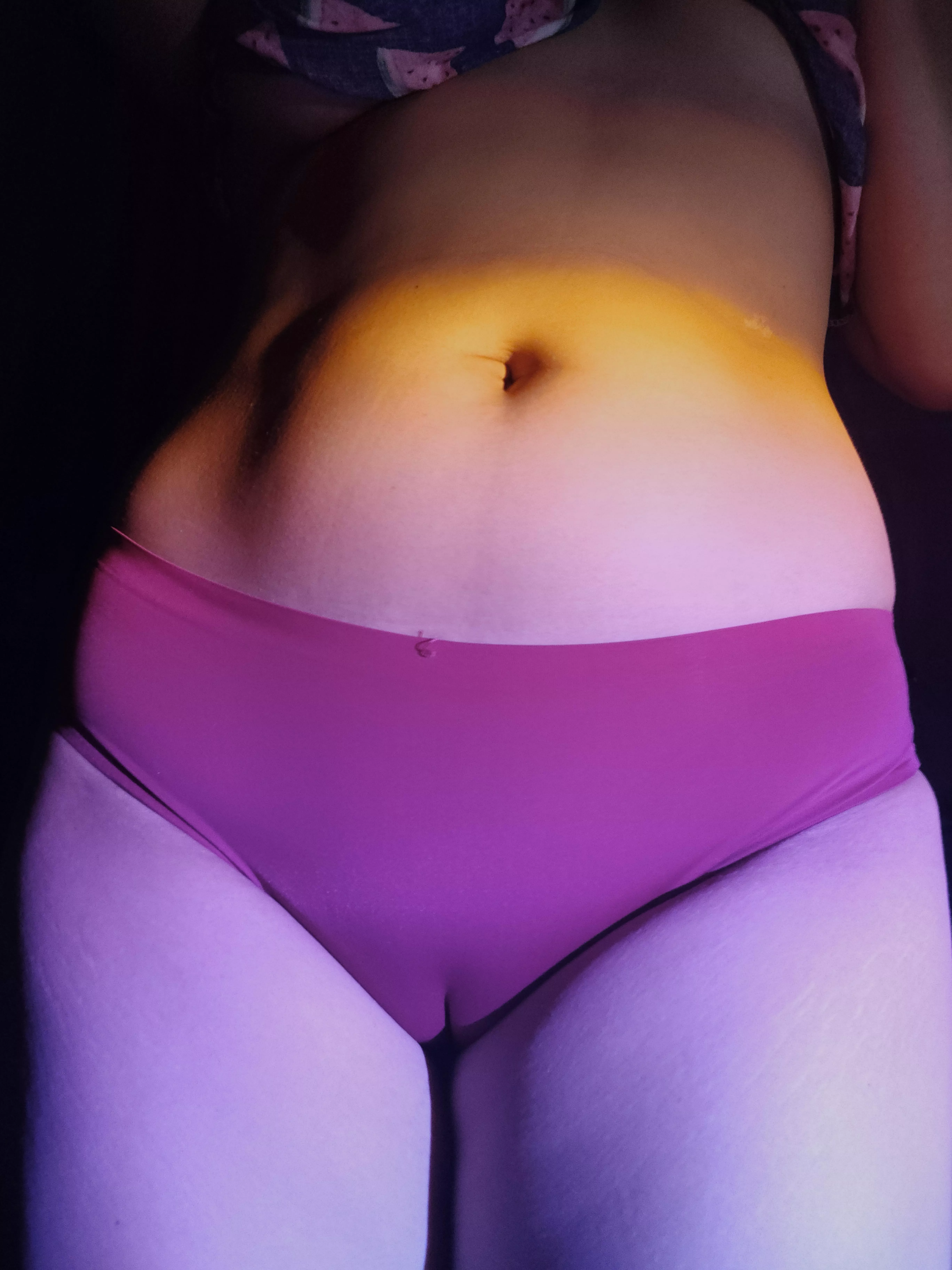 give this burgundy cameltoe a kiss 😘😘 mwah posted by No_Mood2144