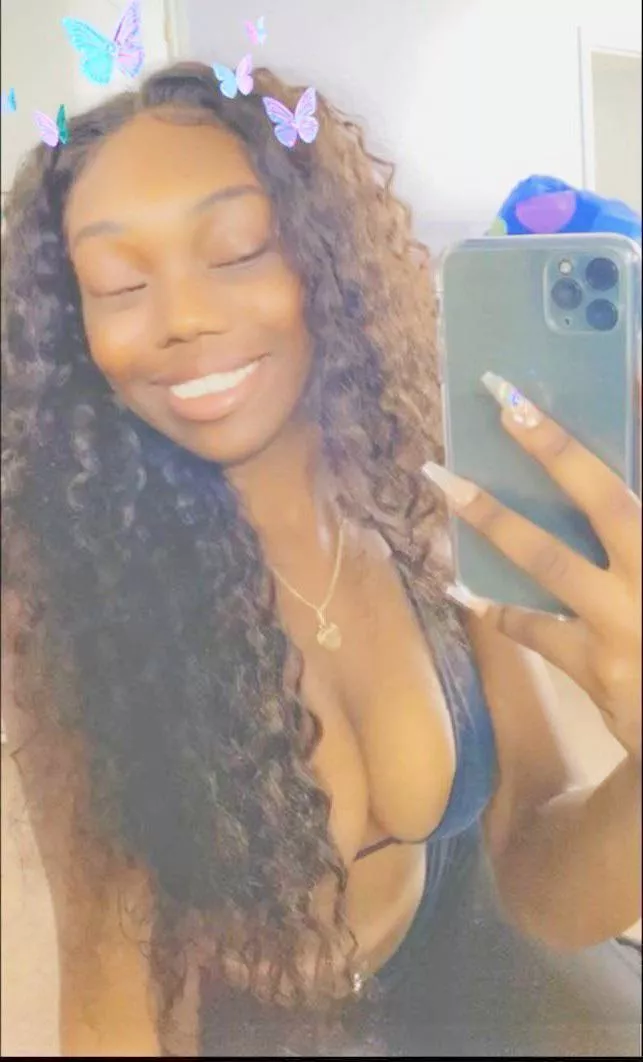 Give this ebony slut a nice tribute video pm me posted by SnooSprouts228