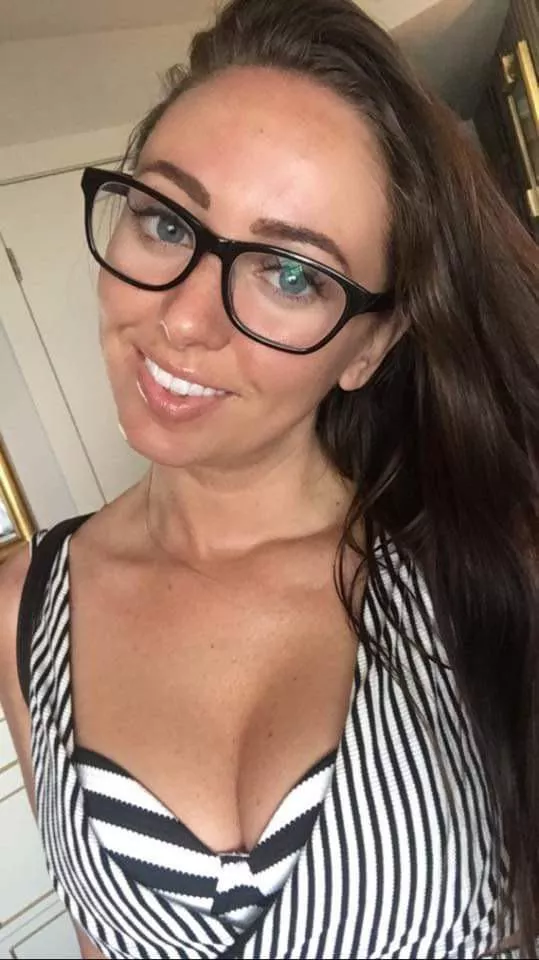 Glasses or contacts? posted by OnlyMeeemz