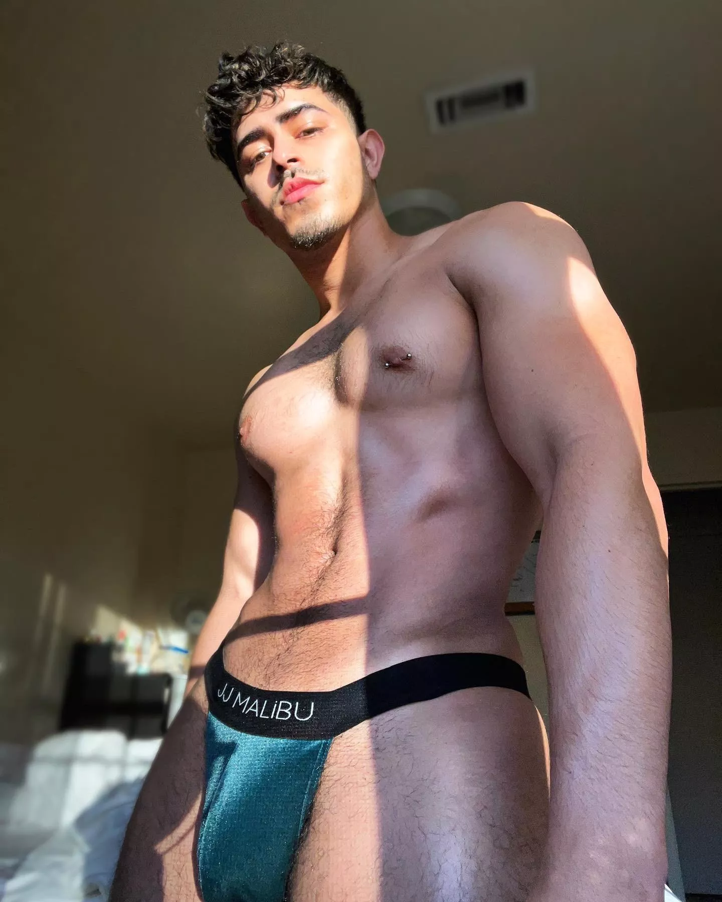 Glowing ðŸ†ðŸ’¦/ I linked my OF in comments posted by IndependentMinute937