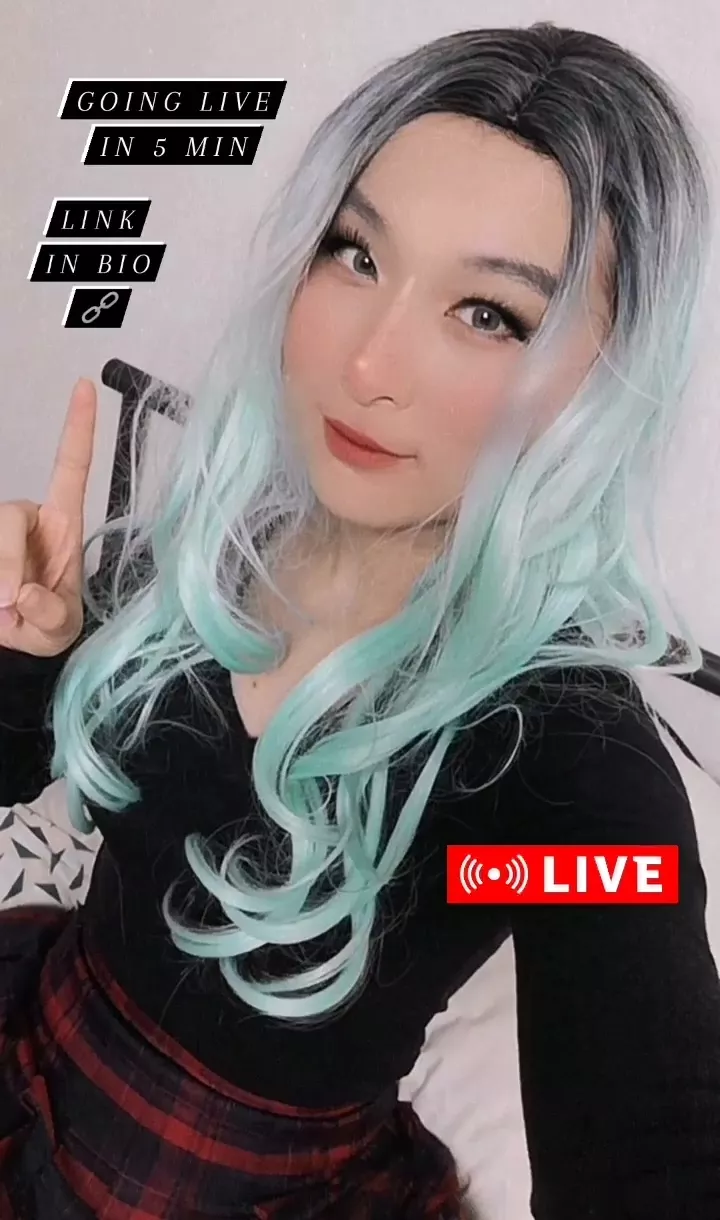 Going live! posted by hornyhare699