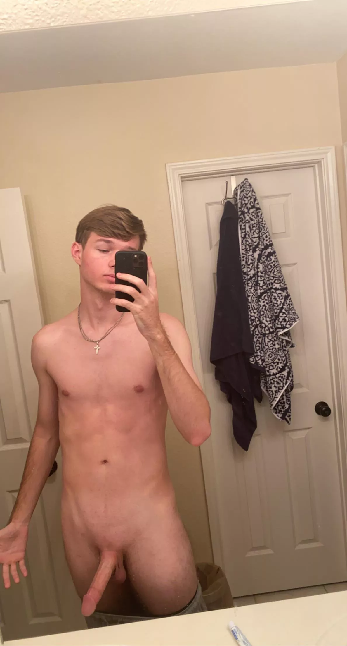 Good morning, 18 y/o virgin posted by Mftacek