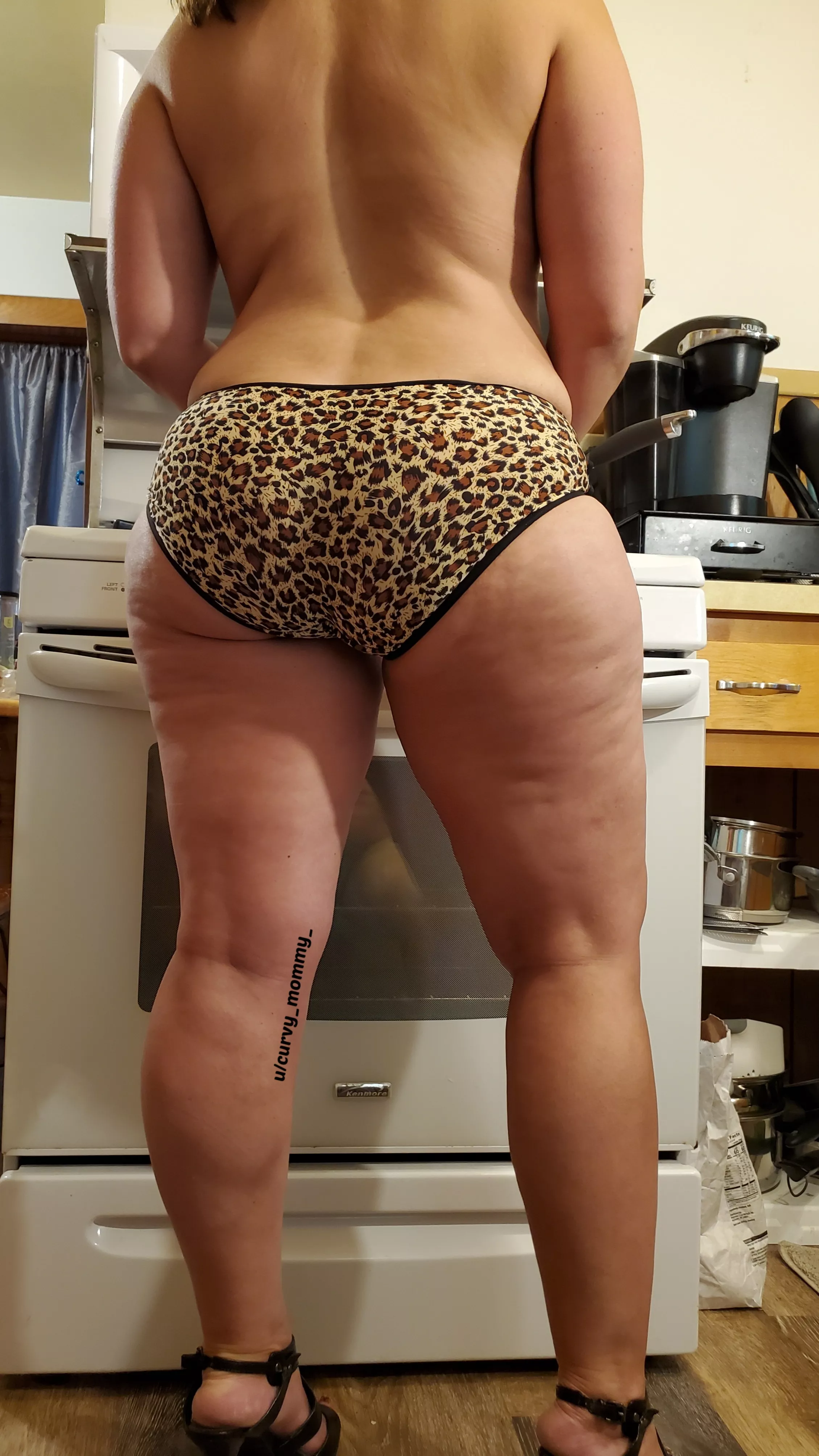 Good morning baby!! Can mommy make you breakfast? posted by curvy_mommy_