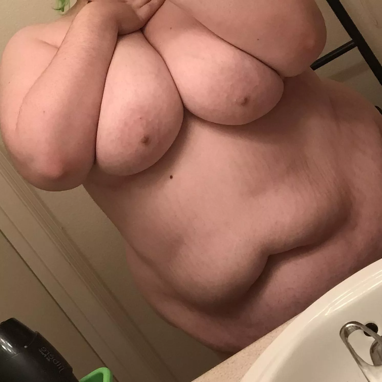 Good Morning from my big tits and pretty belly 💕 posted by bbw__babex