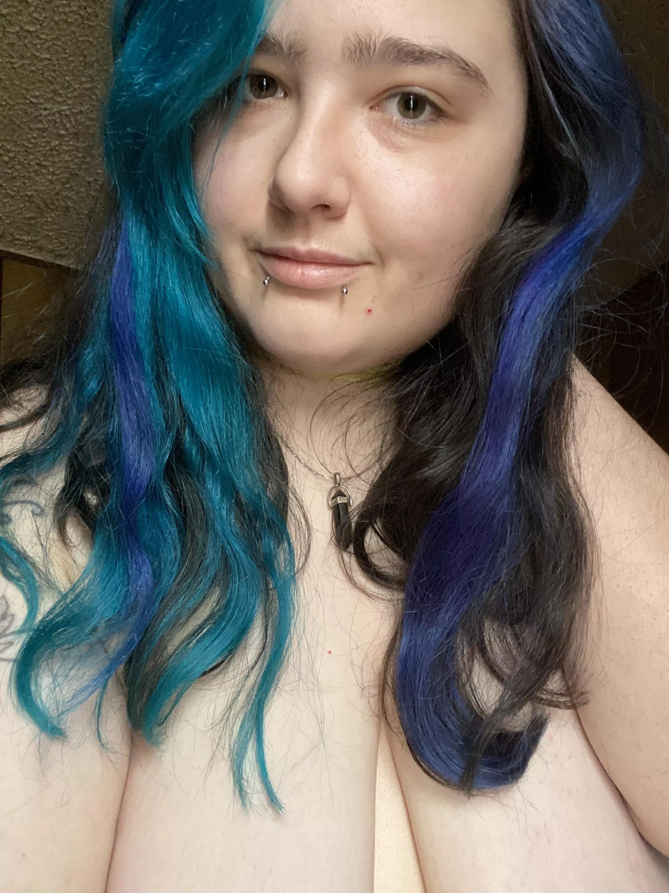 Good morning from this blue haired BBW 💙 posted by sensiblesheep