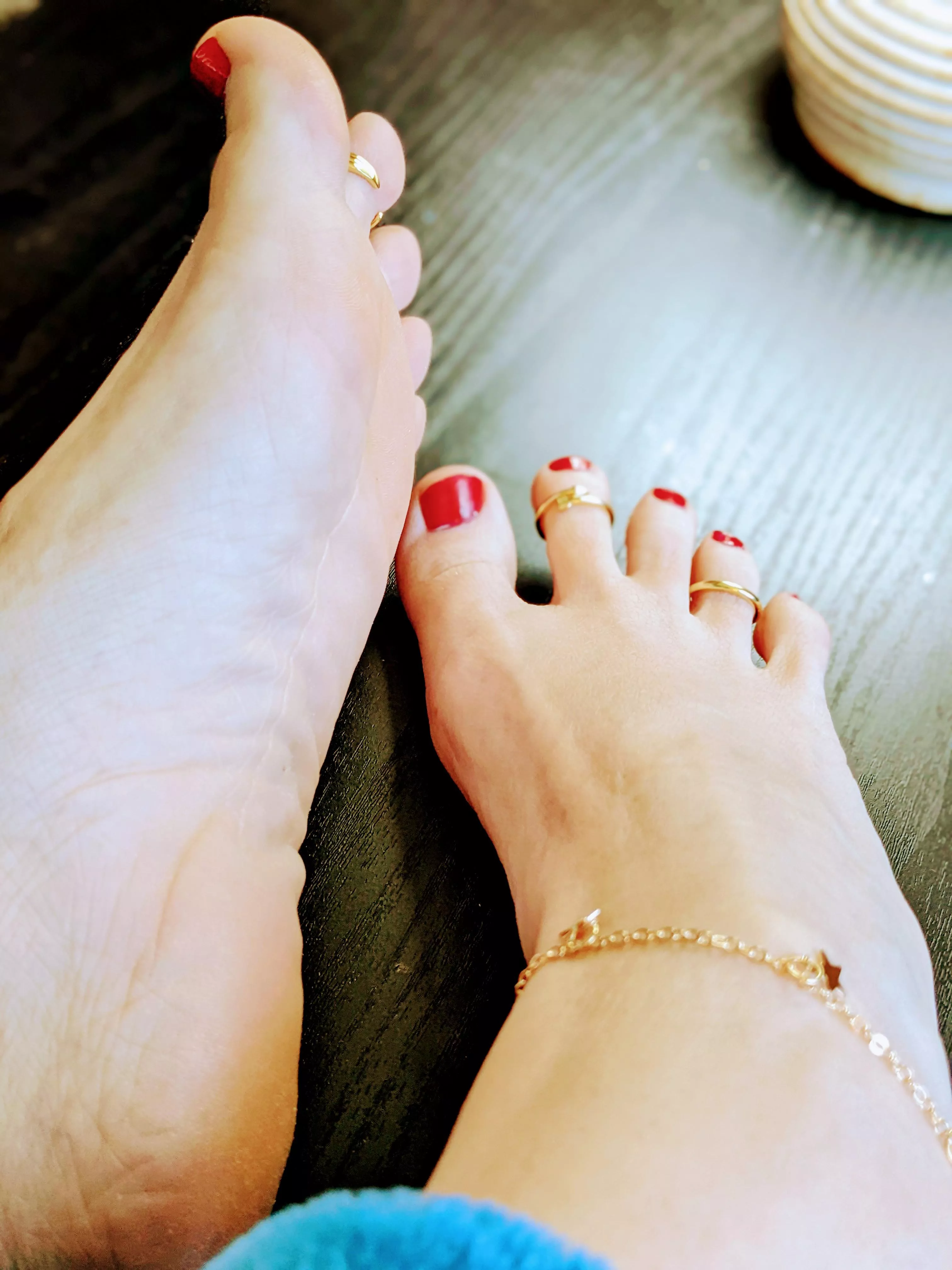 Good morning, my beautiful loves! 🥰 posted by Sassy-Toes