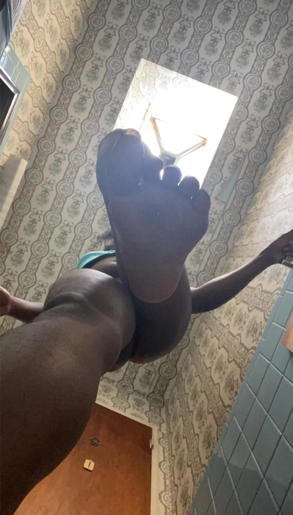 Goodmorning My Lovelies 😘 great view don’t ya say? posted by EbonyFeetCutie