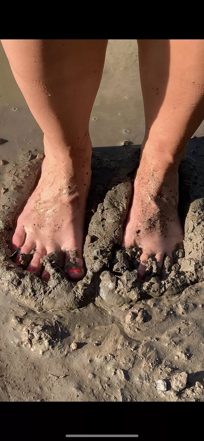 Got a little mud between my toes today 😛 posted by lovely_toes_4u