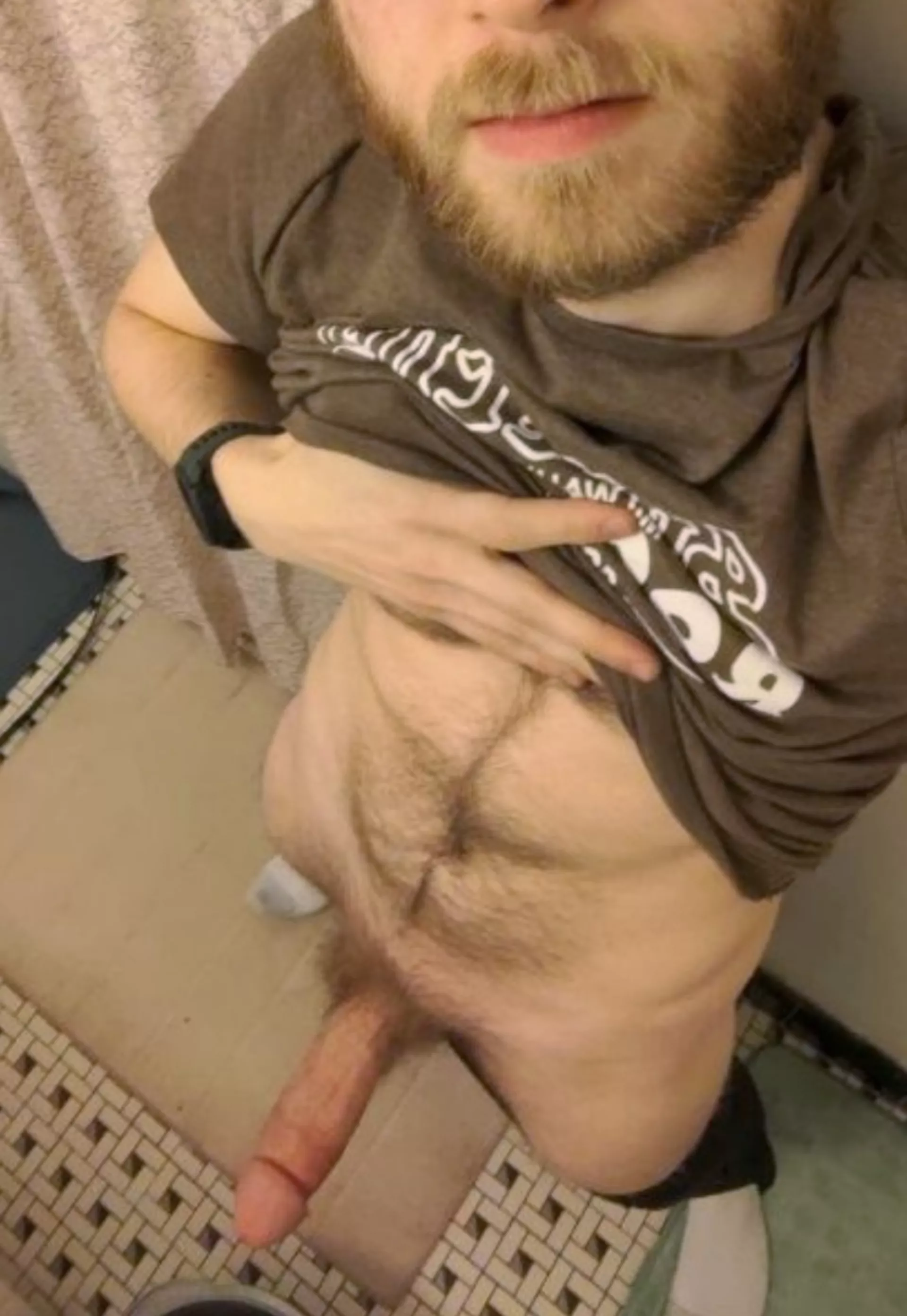 got horny in the bathroom posted by bushelfuck2