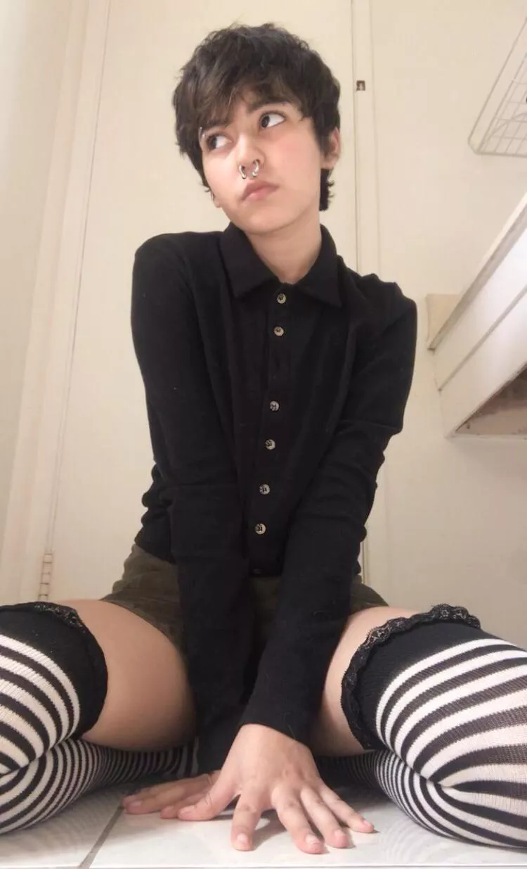 got these thigh highs yesterday :D do u like em? posted by crustxc