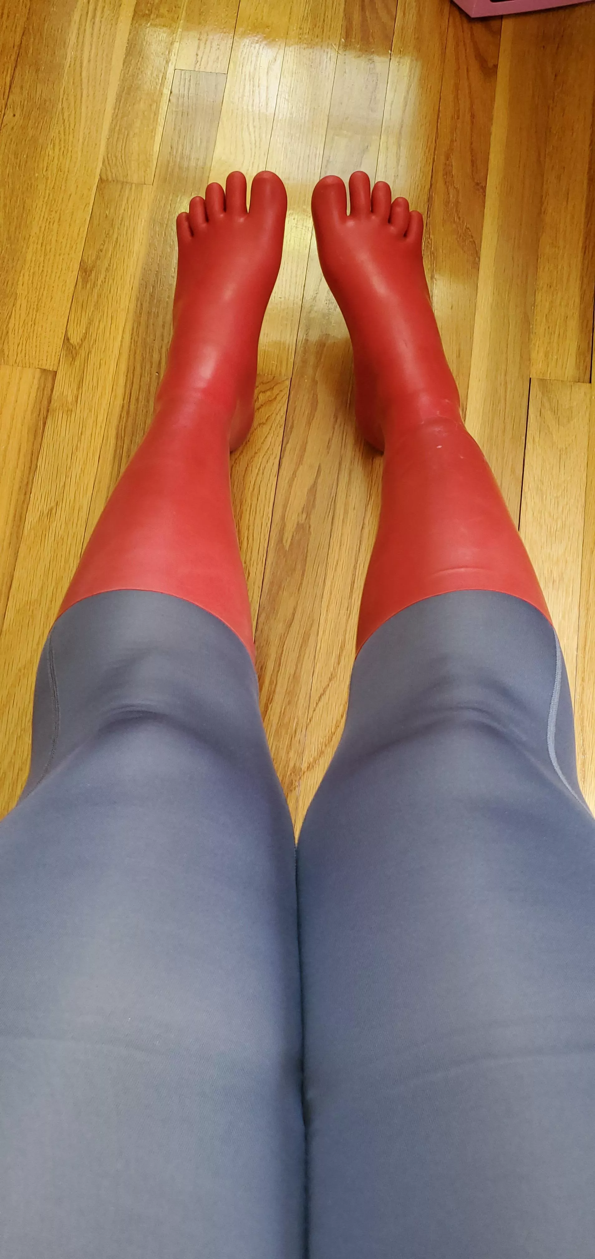 Gray tights and red latex toe socks posted by MutexLatex