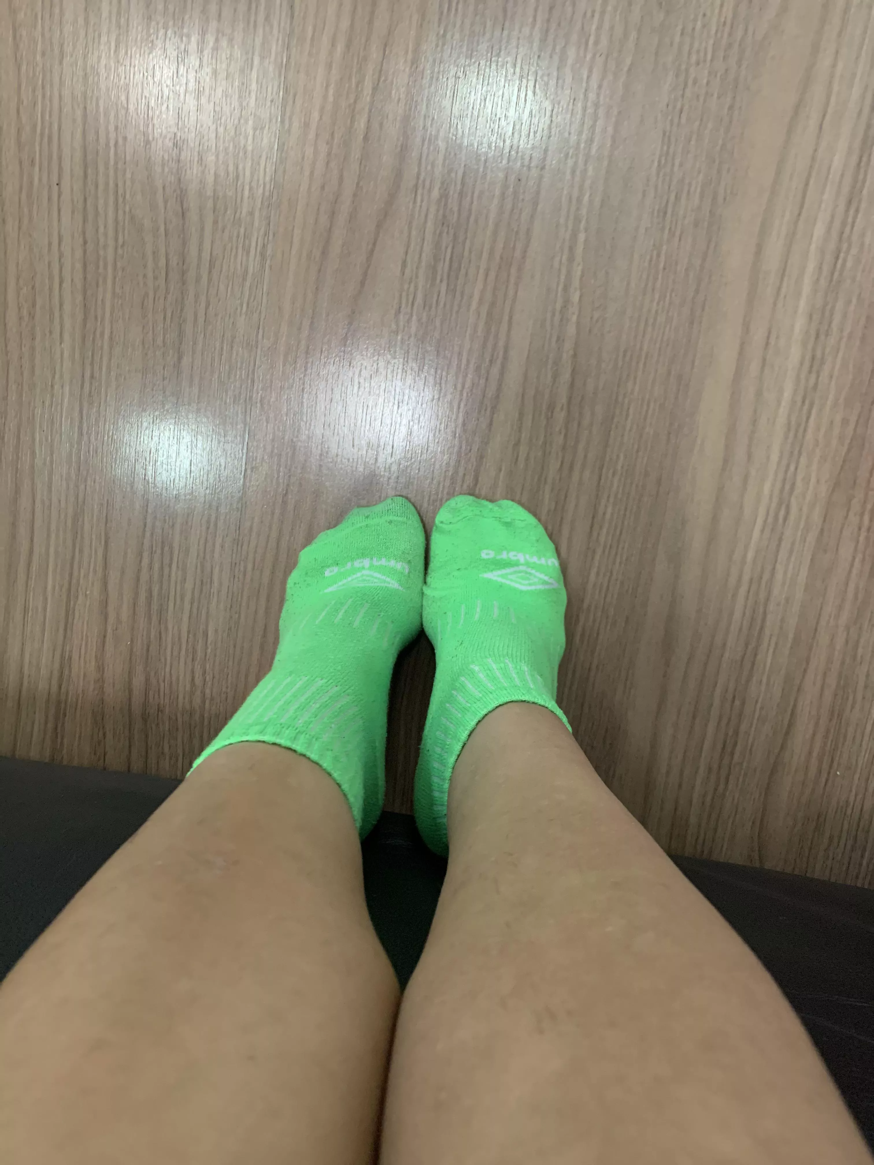 Green socks posted by princessjasminefeet1