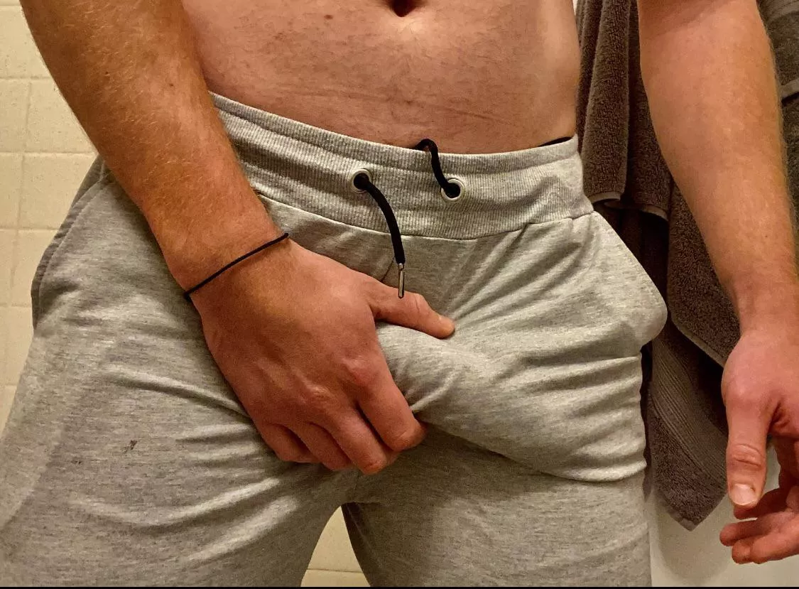 Grey Sweats posted by swingcpl93