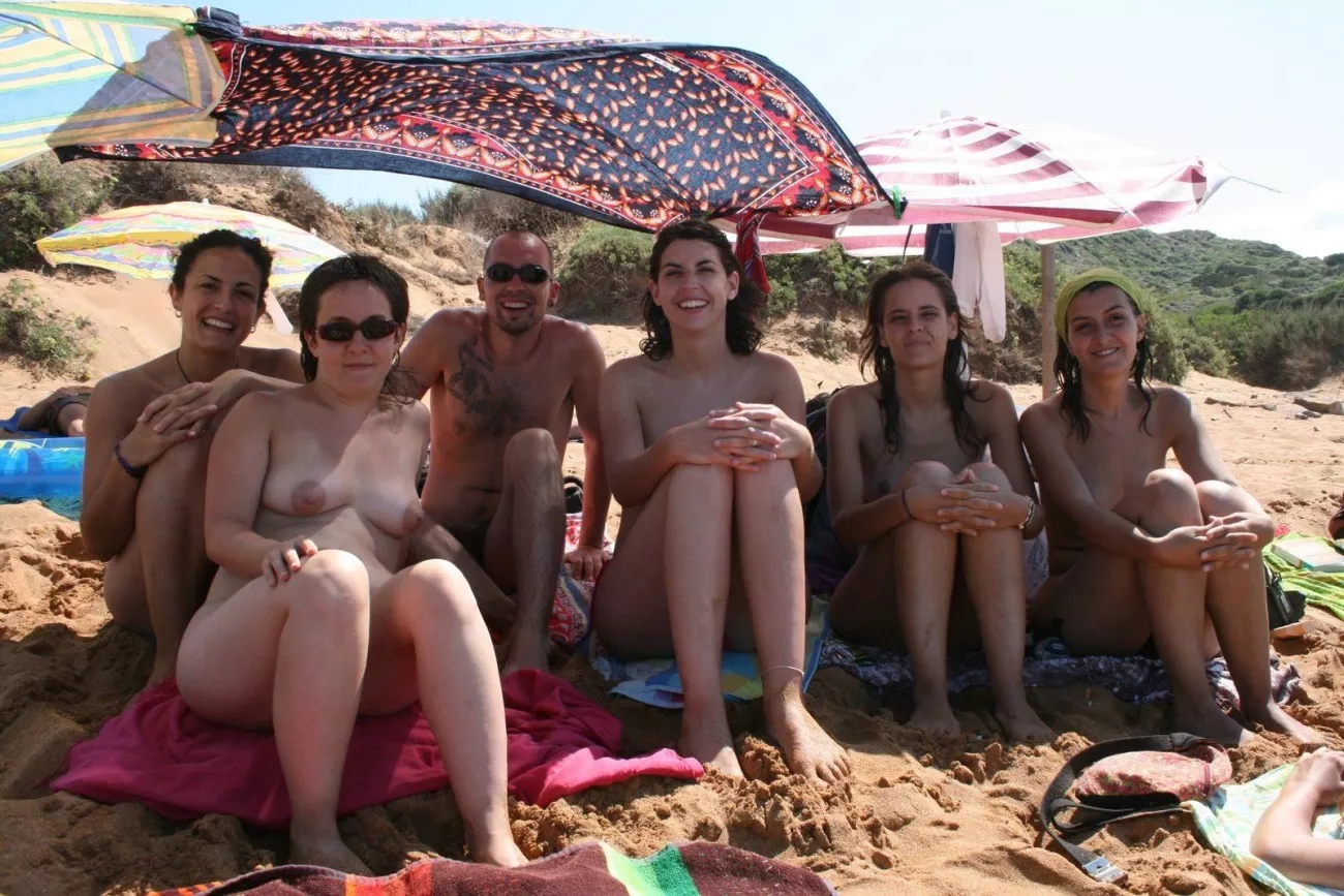 Group photo ! posted by NaturistPictures