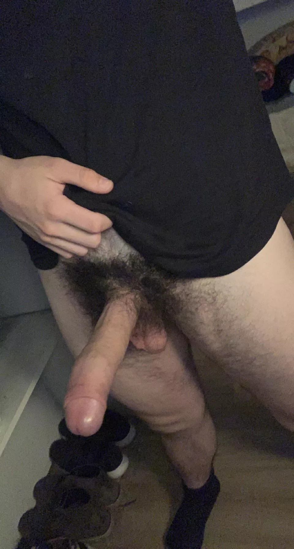 guy on Grindr just told me I should trim to make it look “more appealing” 🙄 posted by psycho_sadboy