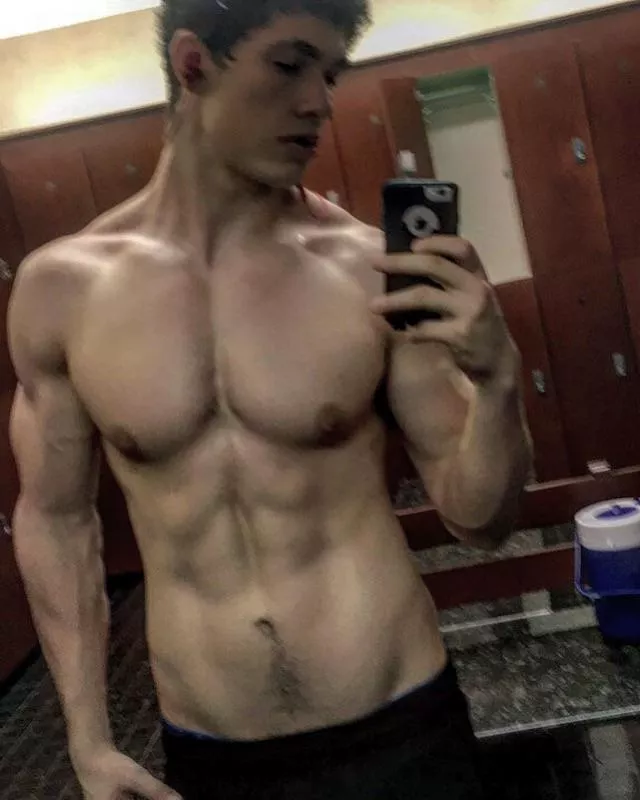 Gym selfie posted by Jackpackage71