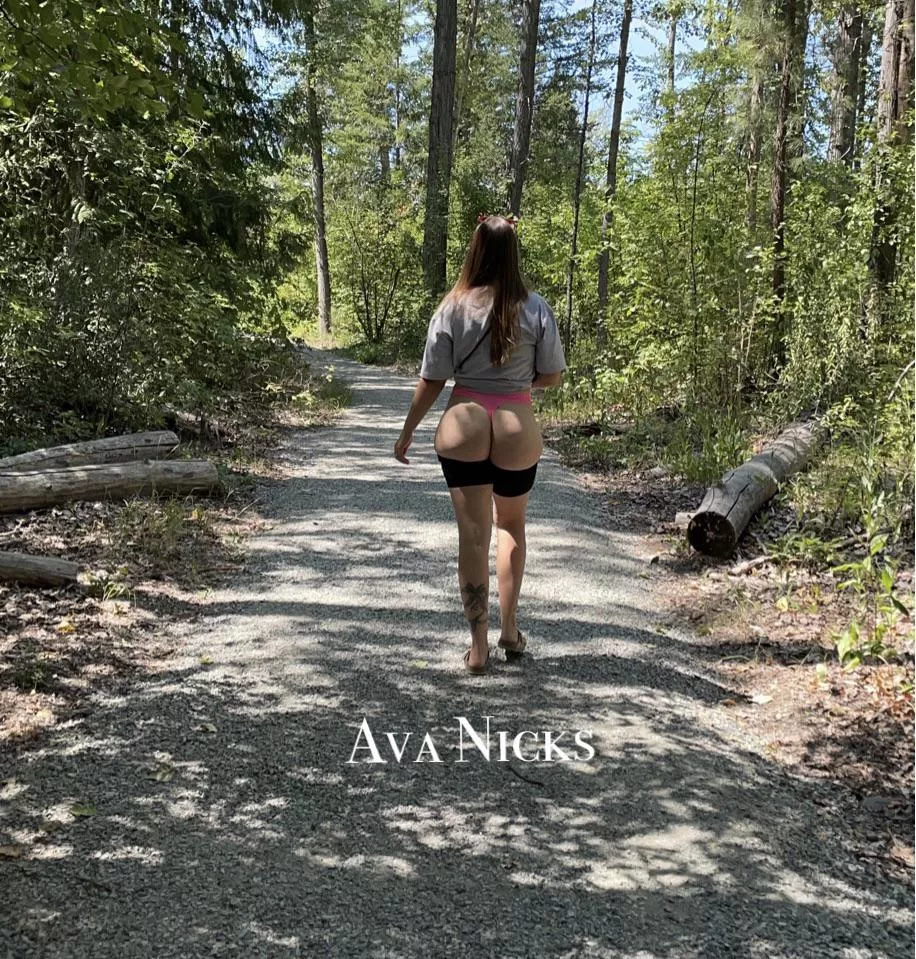 Had a bootyful hike today 😈 posted by avanicks