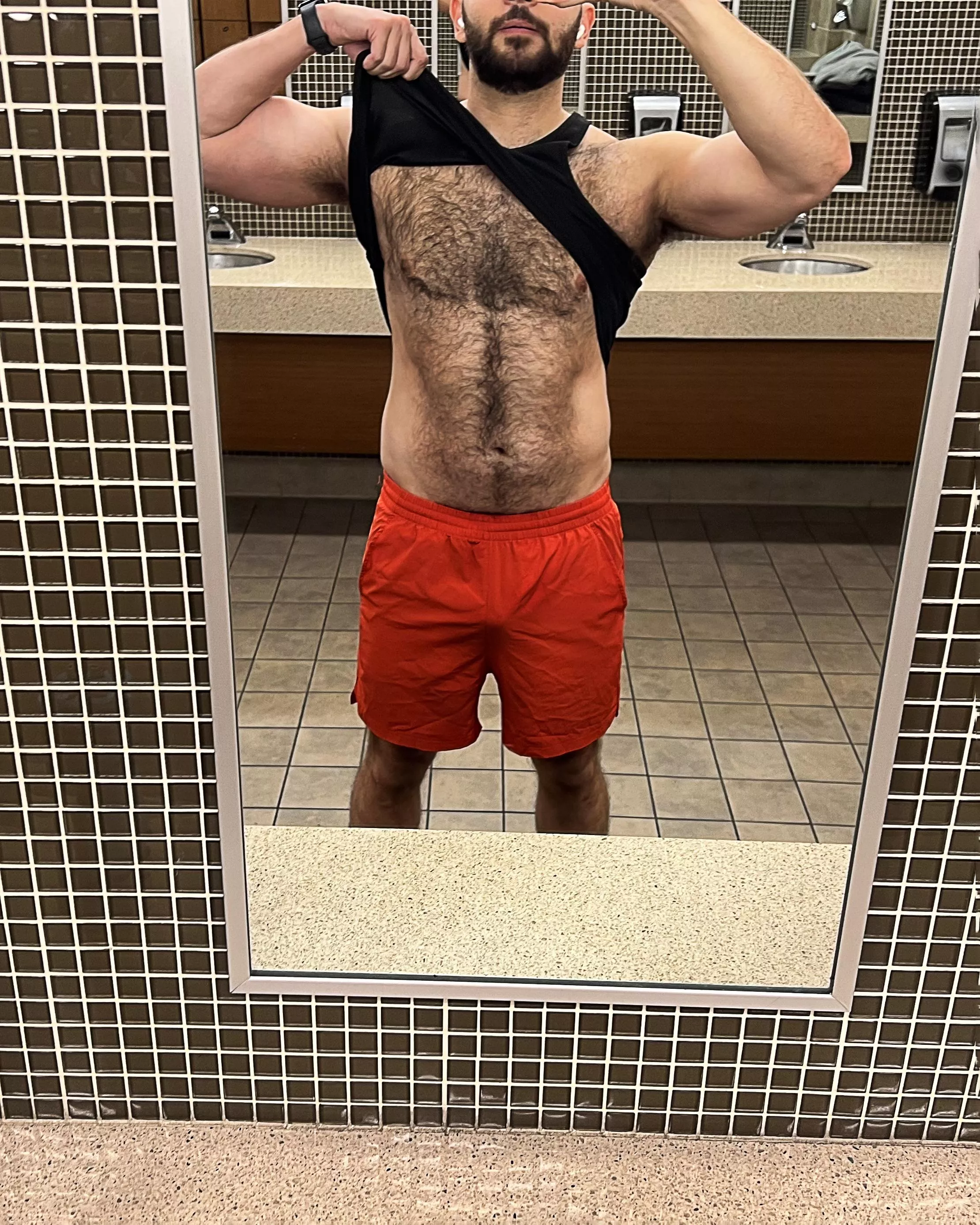 Had a Good Workout. Thought You'd Like a Peek posted by Hairy_beefcake