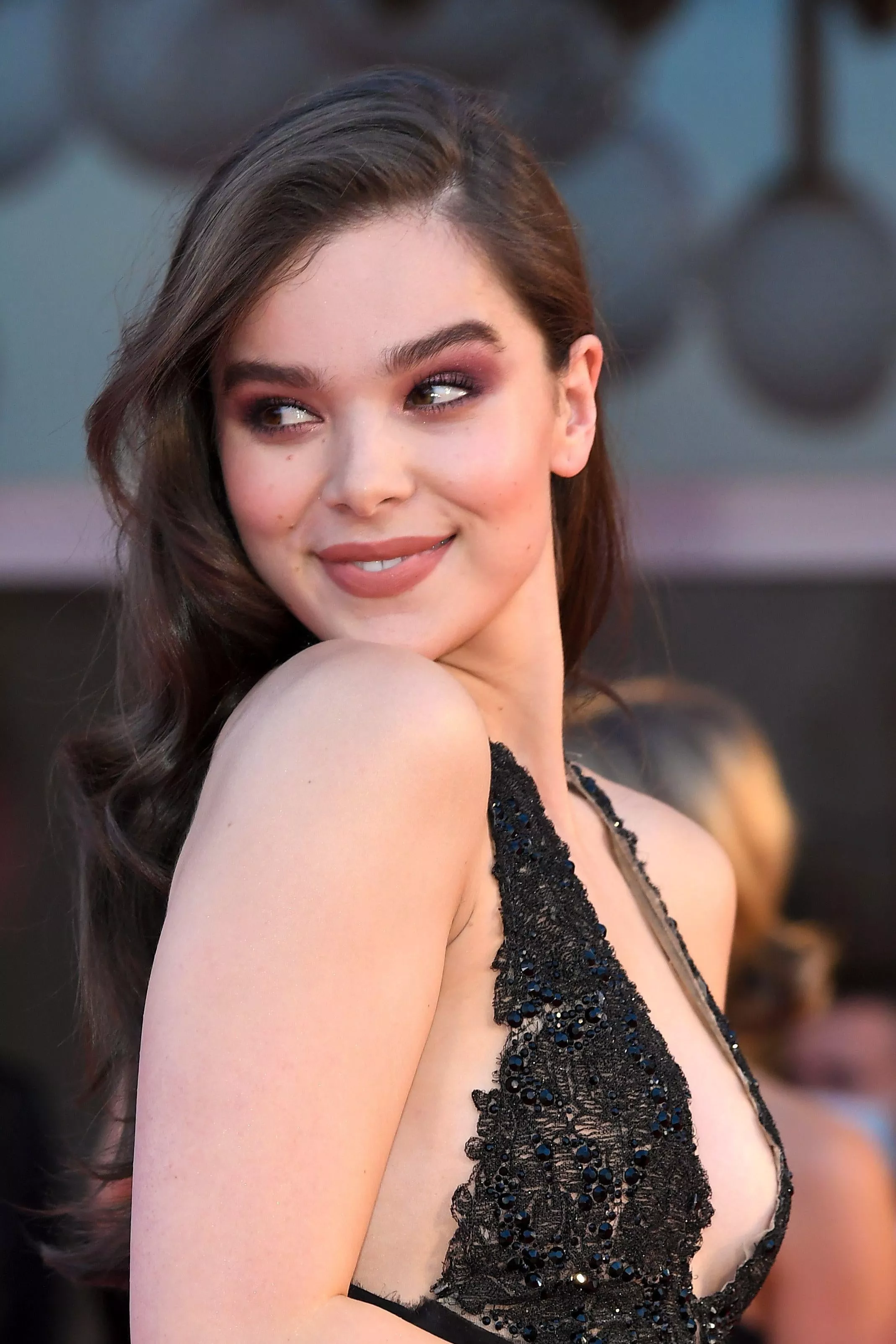 Hailee Steinfeld posted by ononothimagen