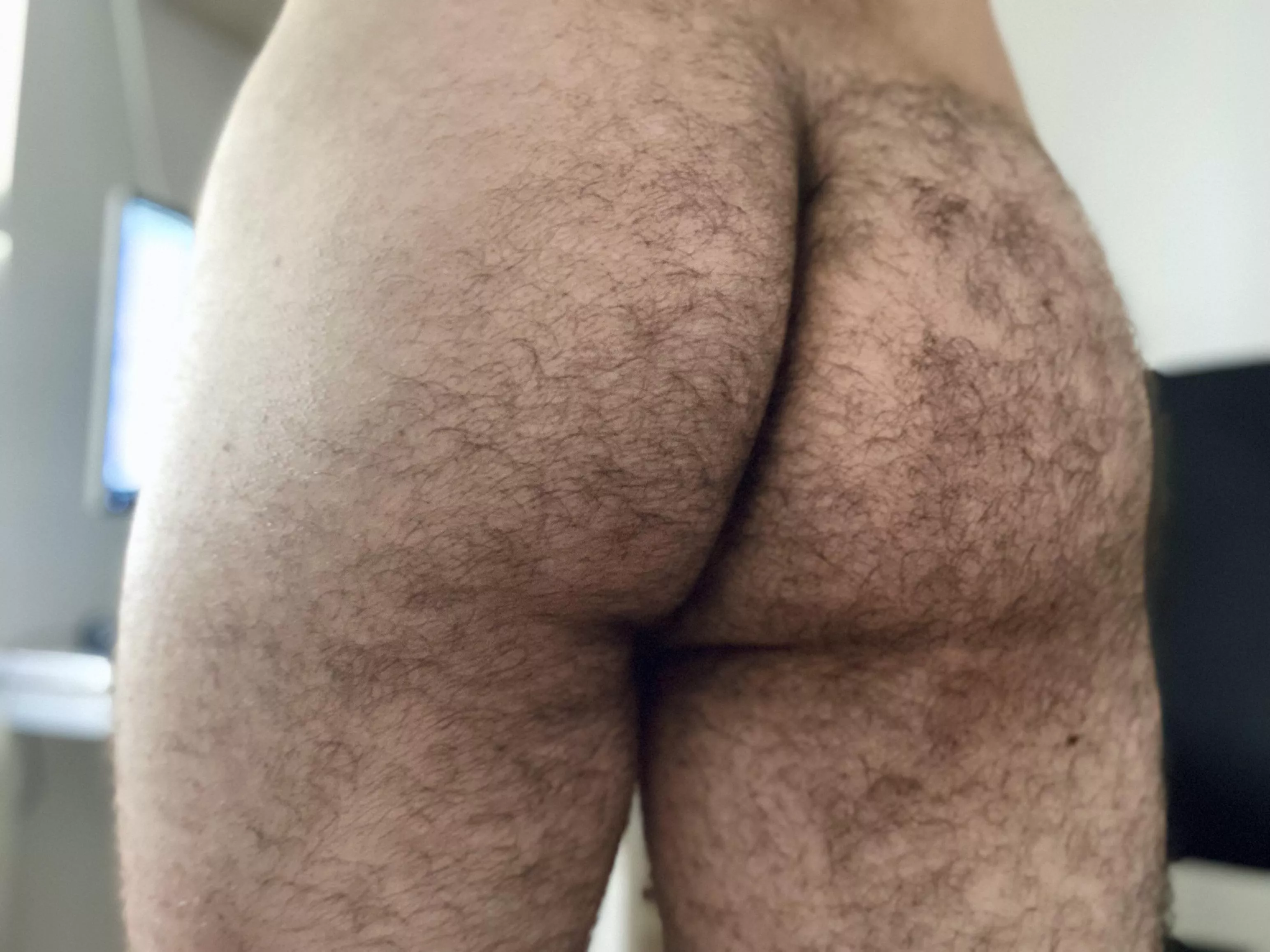 Hair from behind posted by hairytale30