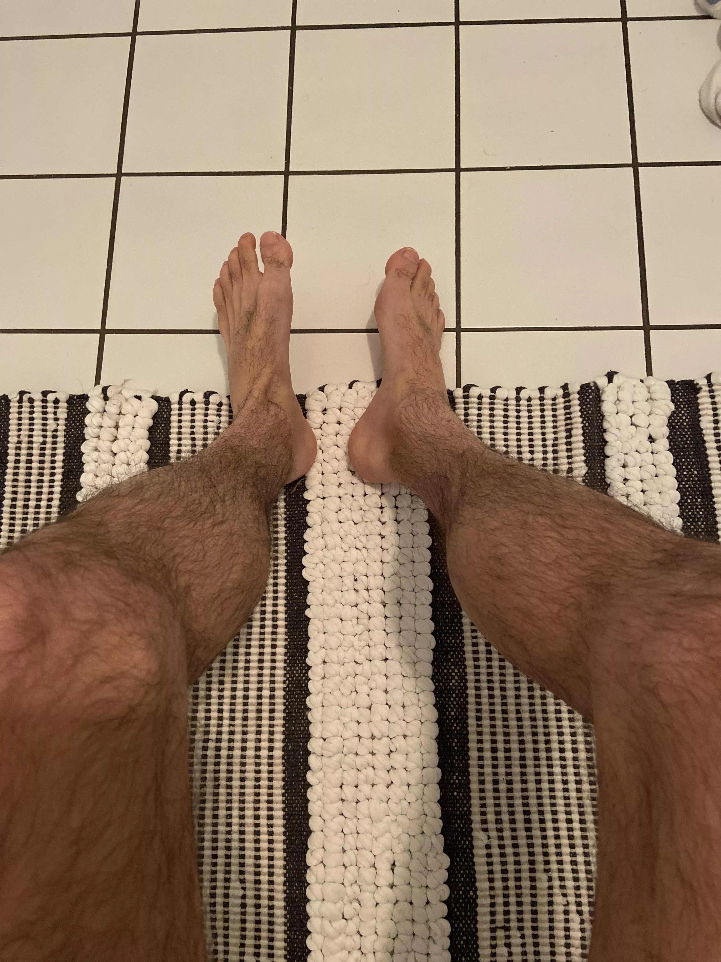 Hairy legs and feet posted by otterending