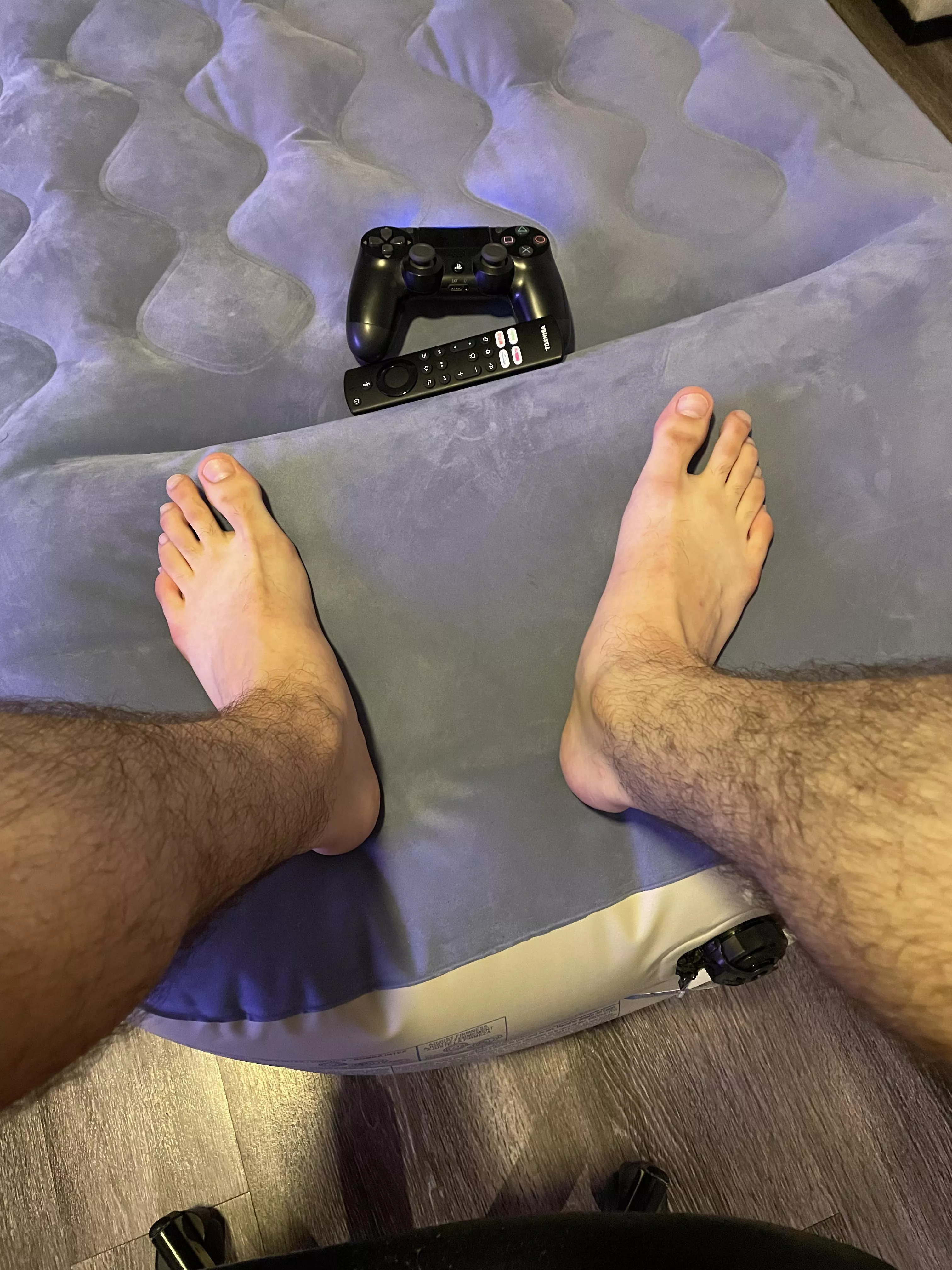 Hairy legs and (mostly) smooth feet posted by boredomporndom