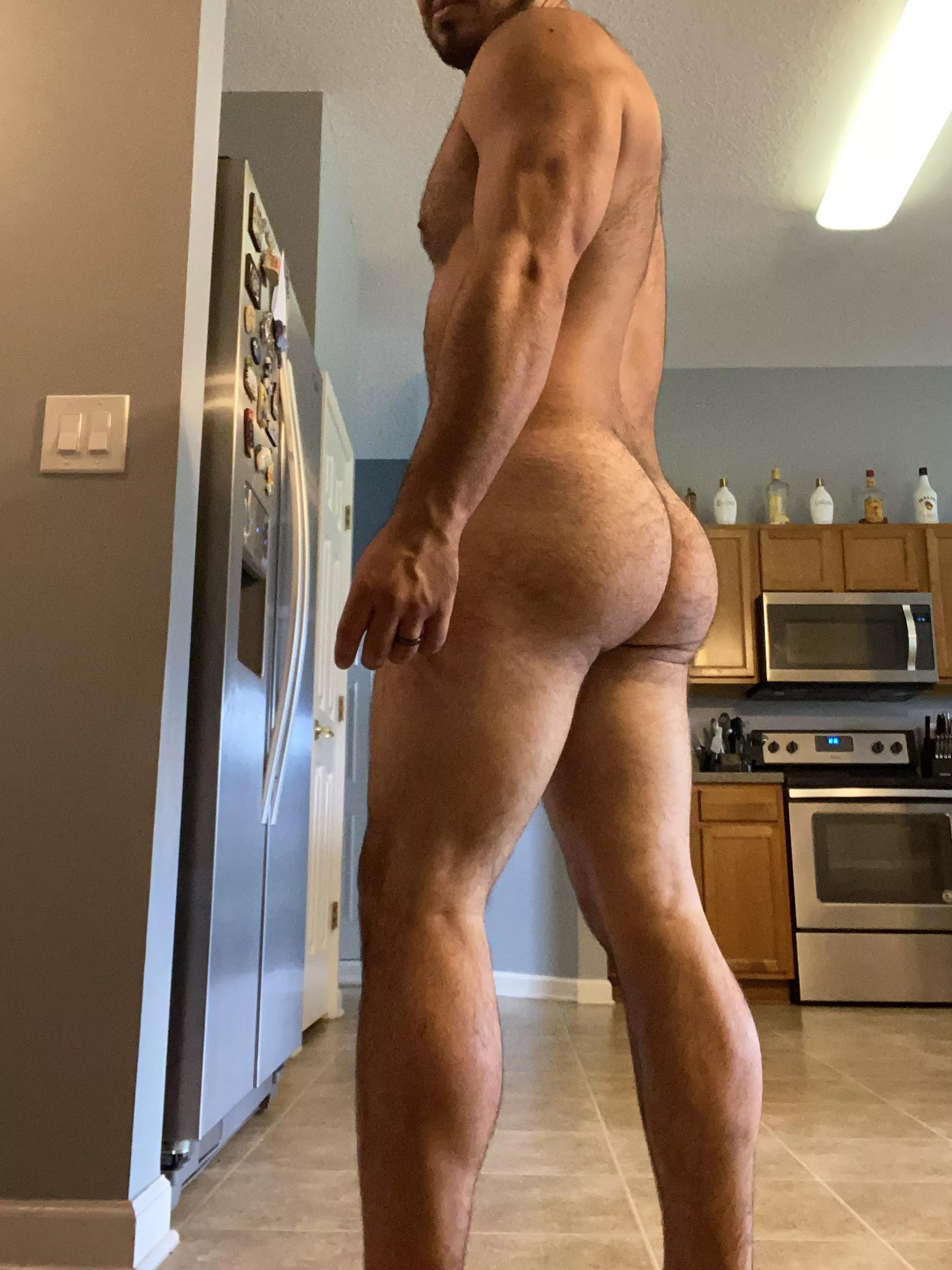 Hairy man looking to have some man. Do you like my hairy ass ? posted by fitdaddydreams