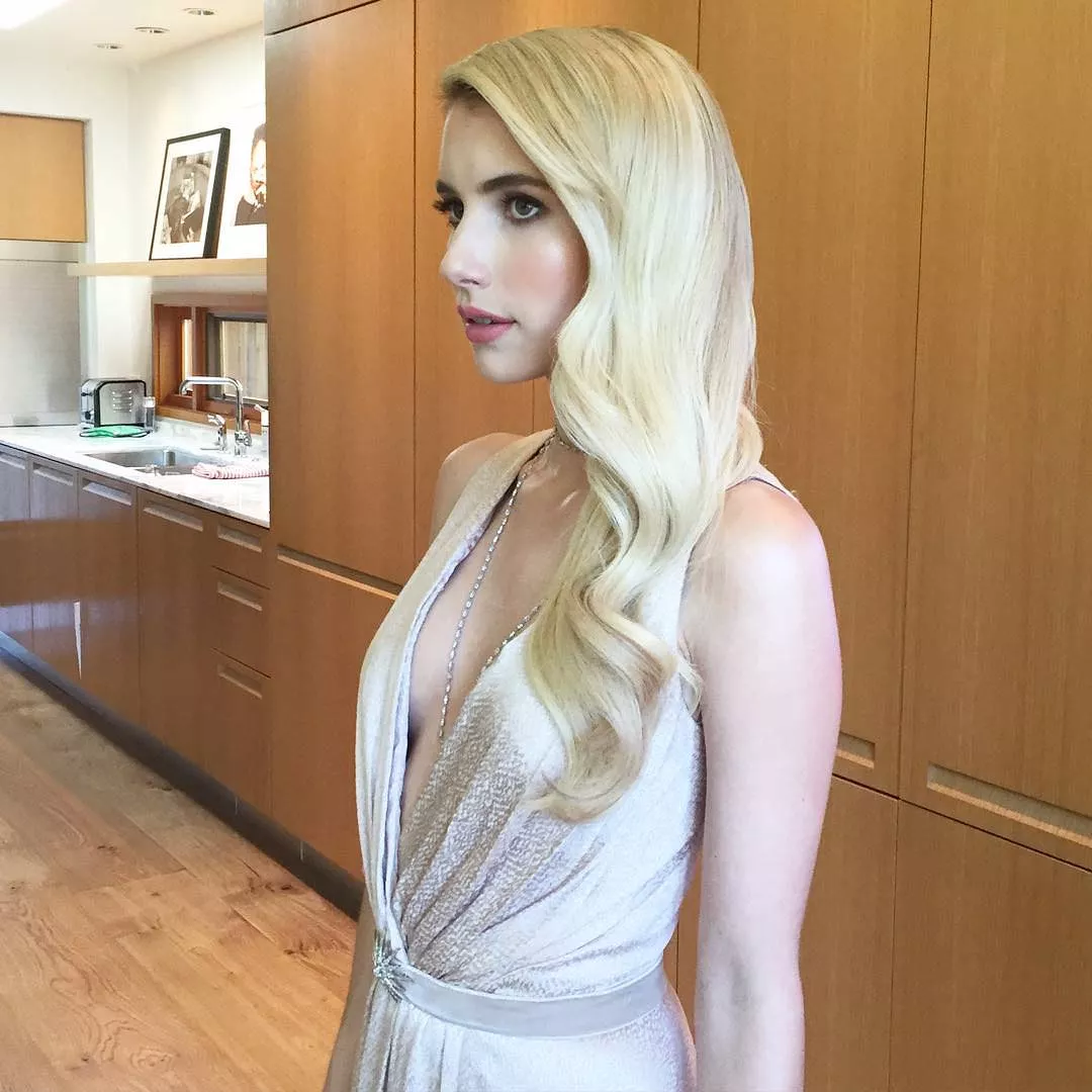 Happy Birthday to Emma Roberts. She turns 31. posted by ElizabethDebicki