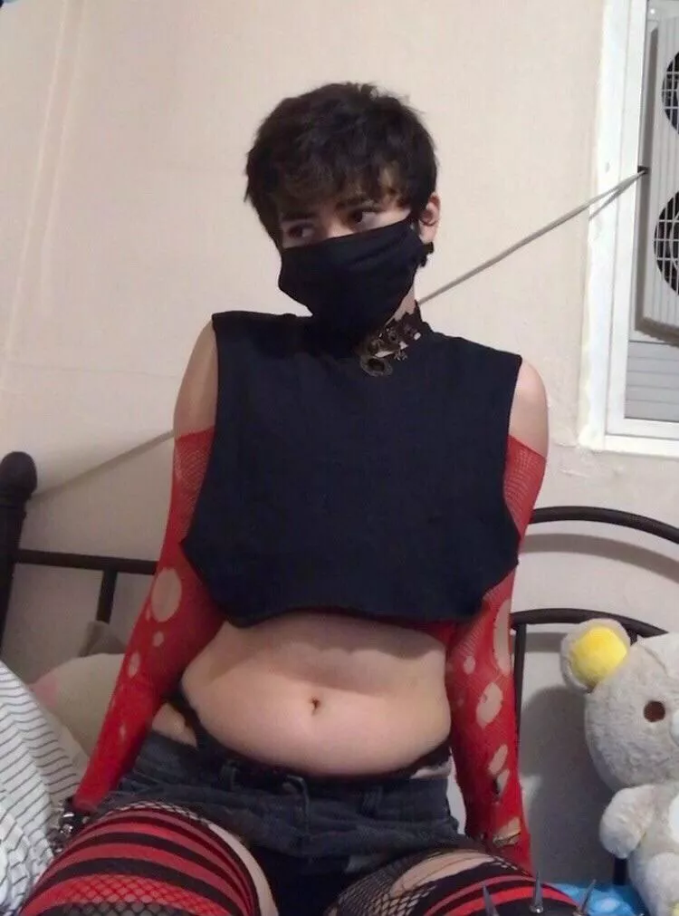 happy femboy friday v: posted by crustcx