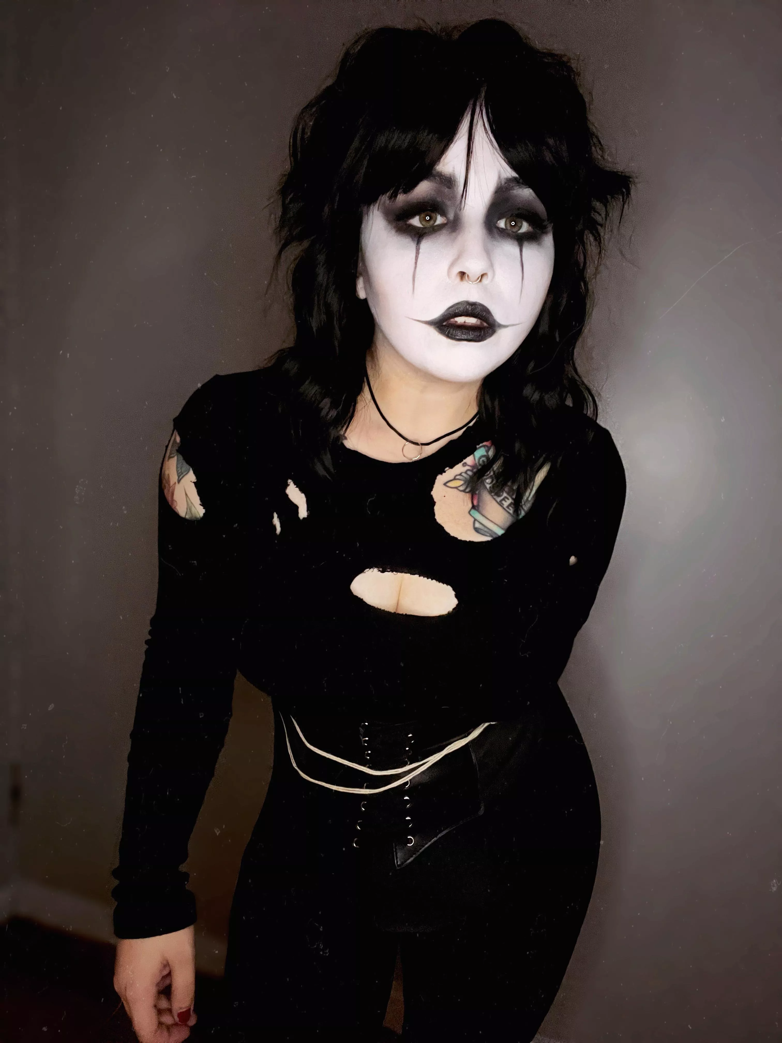 Happy Halloween! This is my attempt at The Crow ðŸ–¤ posted by daisyxxlace