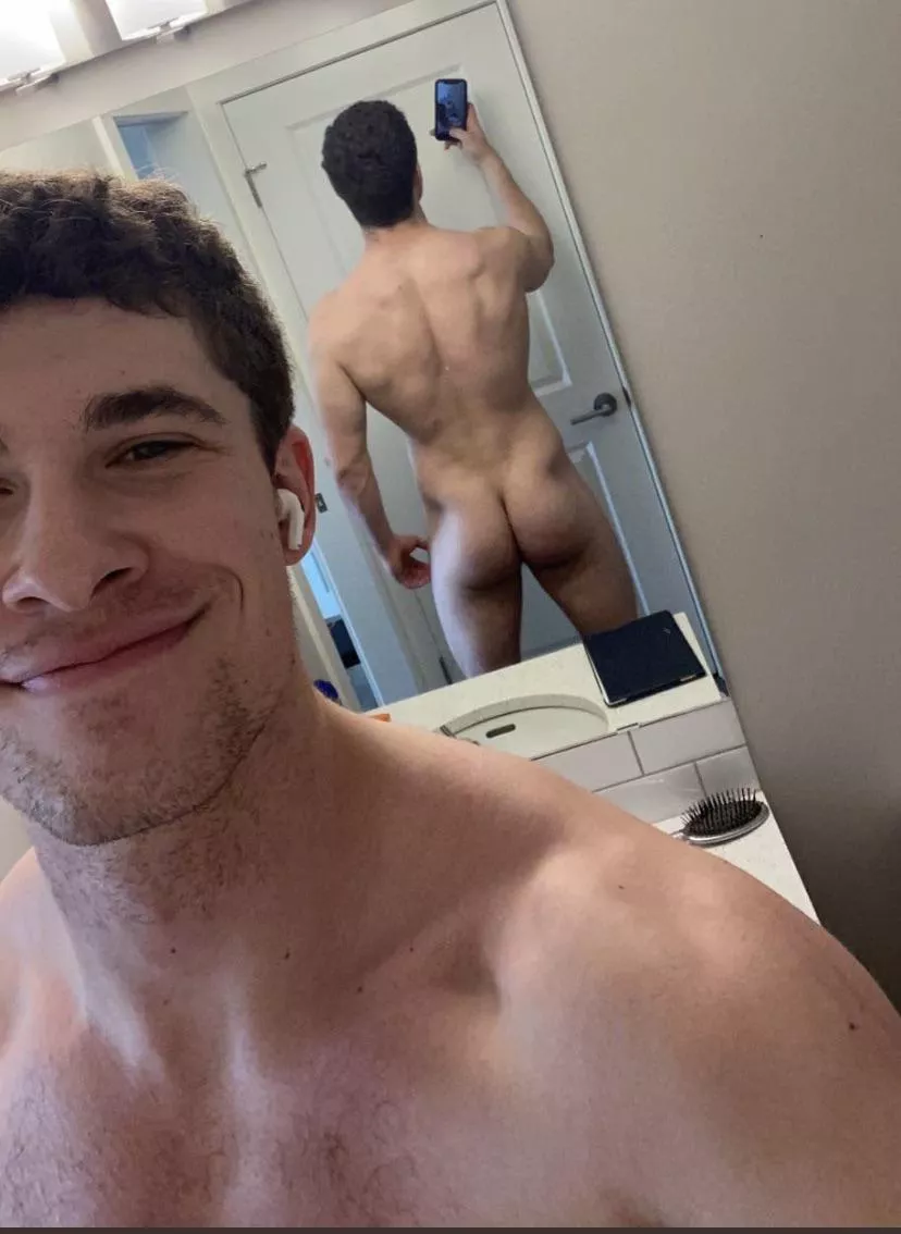 Happy hump day ðŸ‘ posted by Jackpackage71