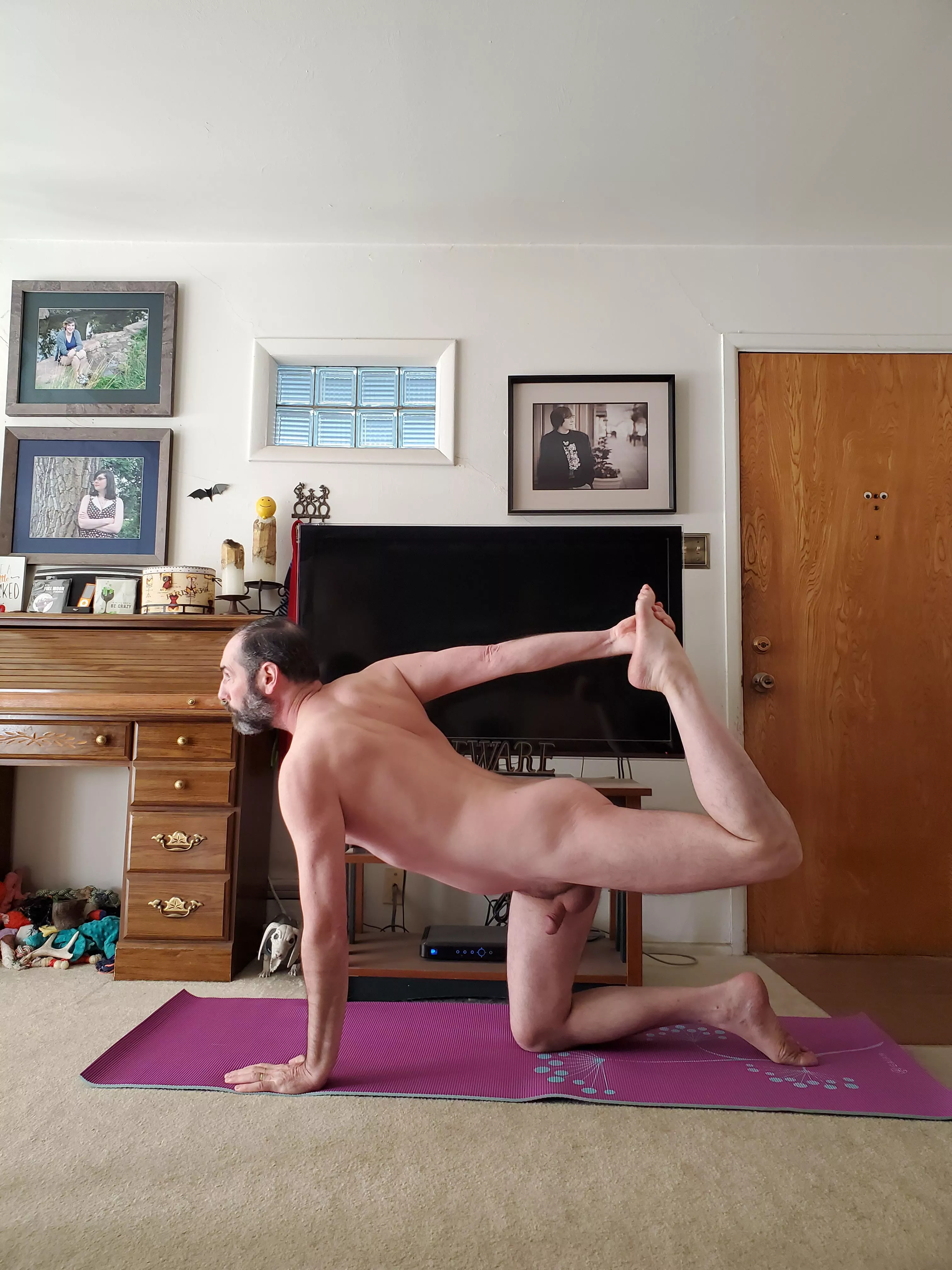 Happy Sunday my fellow naked yoga enthusiasts! 😘🕉 posted by nacktyoginerd